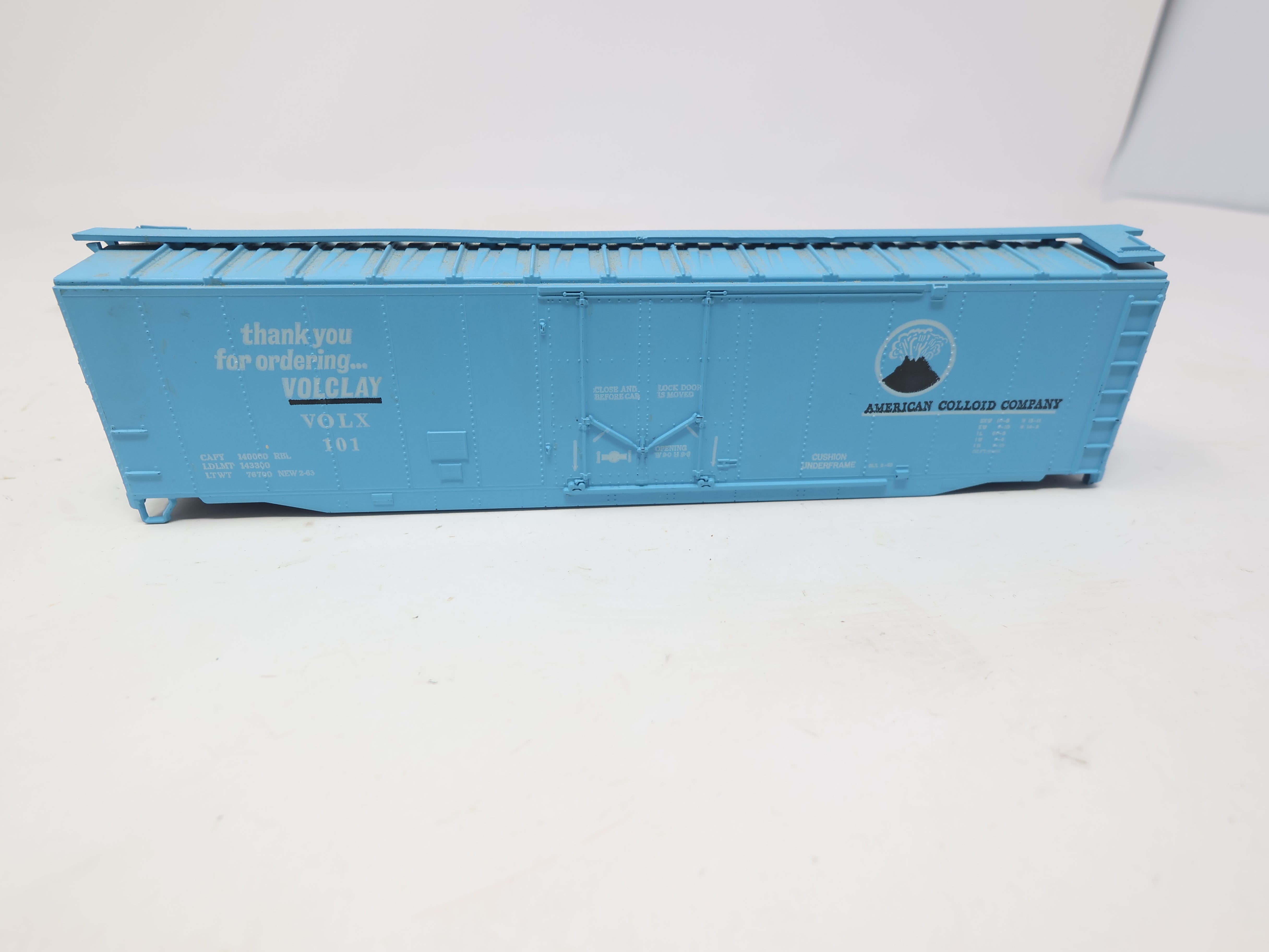 USED HO Scale, 50' Box Car, American Colloid VOLX #101