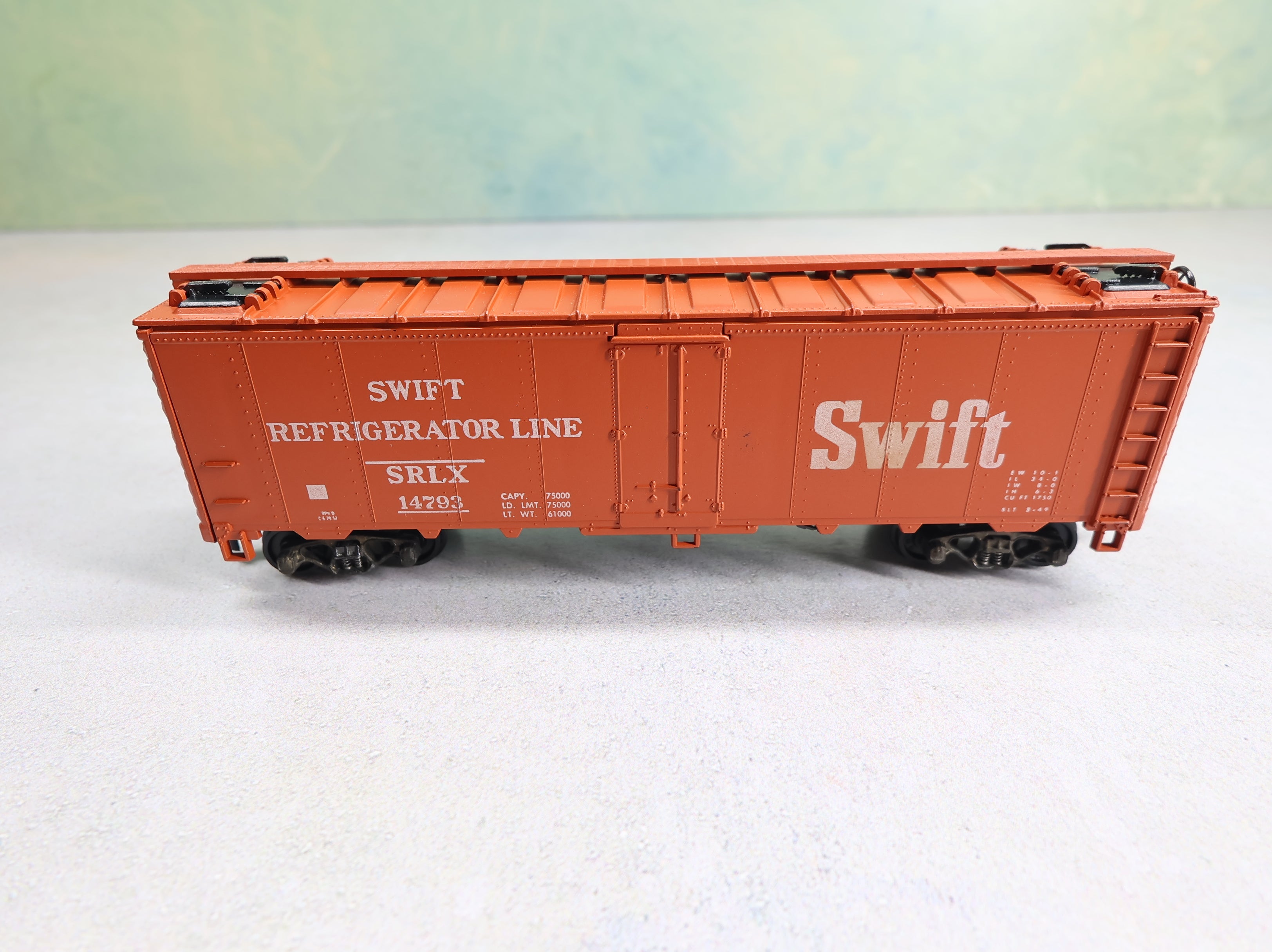 USED Athearn HO Scale 40' Reefer Box Car Swift Refrigerator Line SRLX #14793