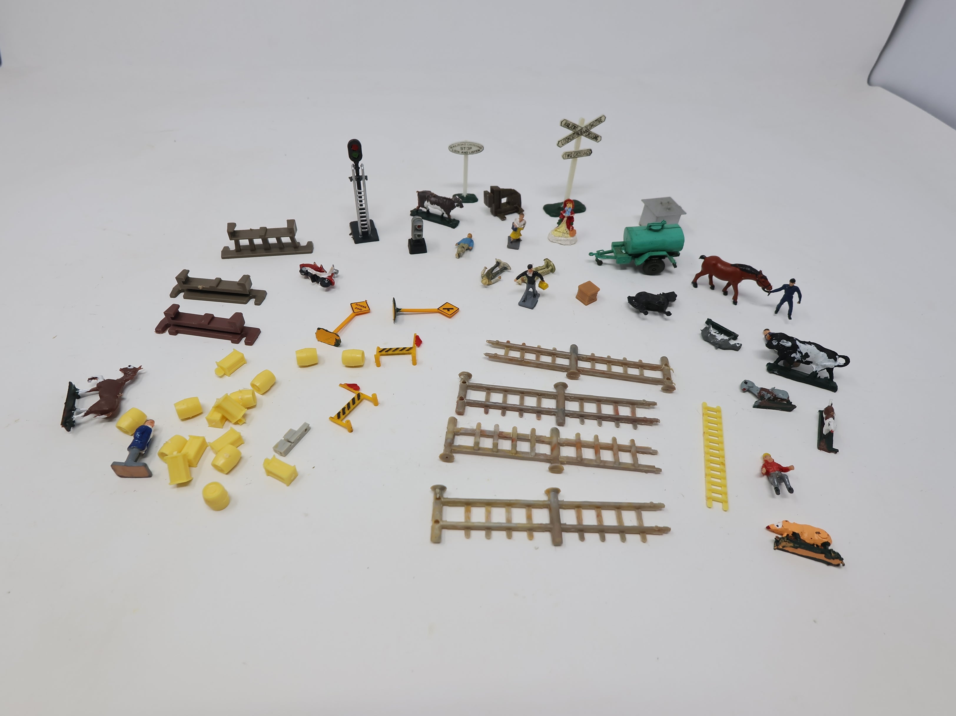 USED HO Scale Lot of People, Animals, & More