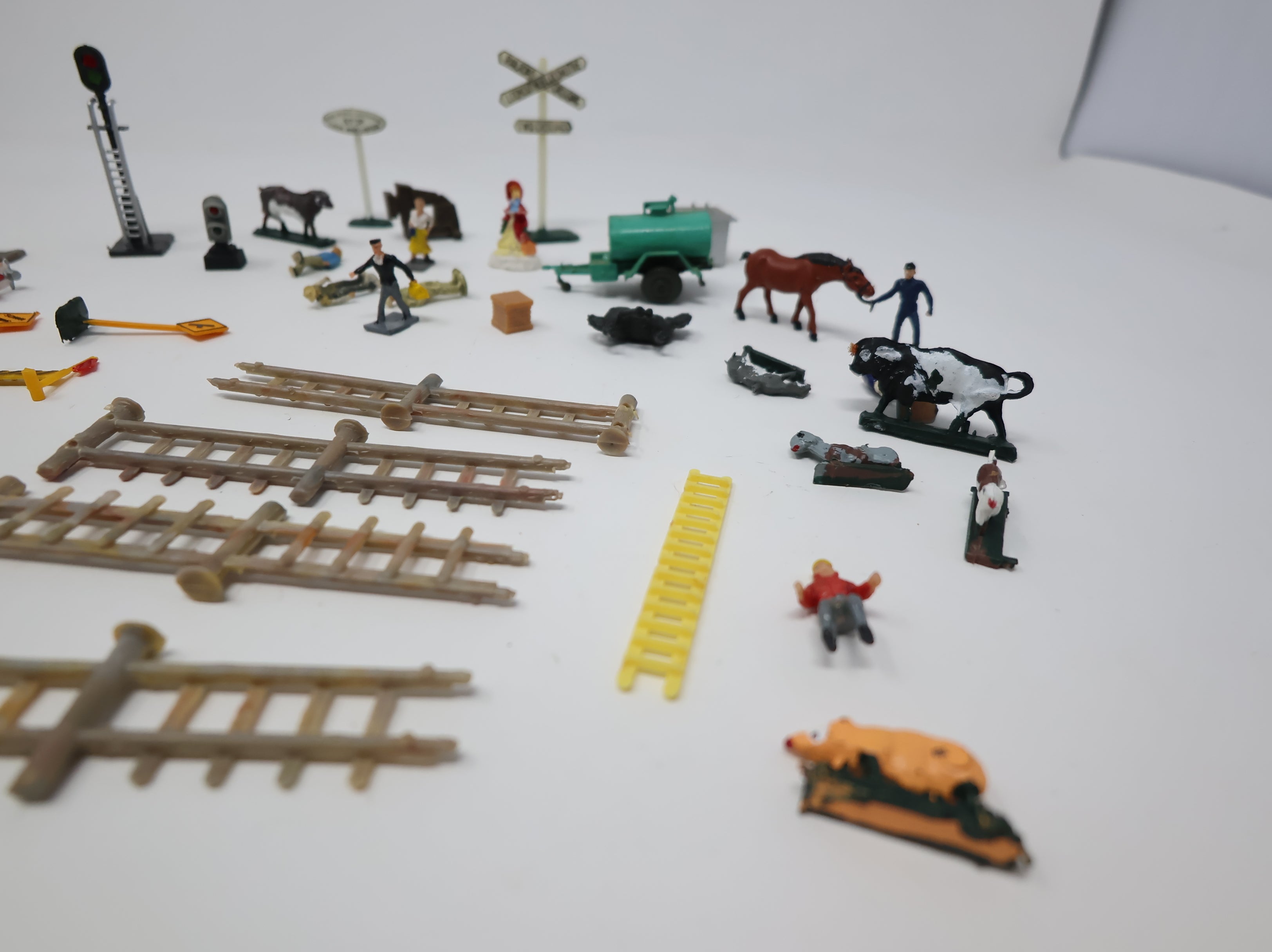 USED HO Scale Lot of People, Animals, & More