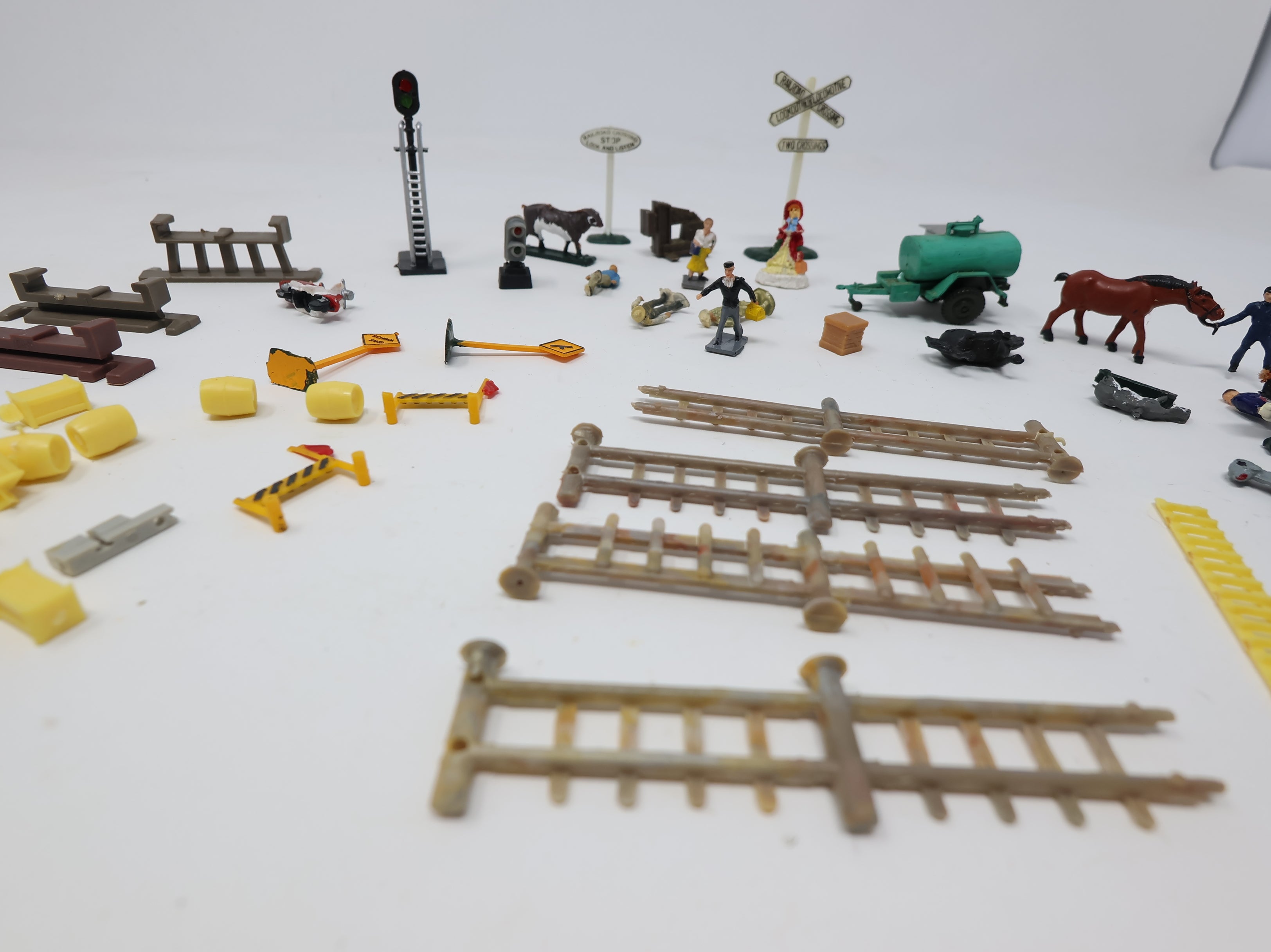 USED HO Scale Lot of People, Animals, & More