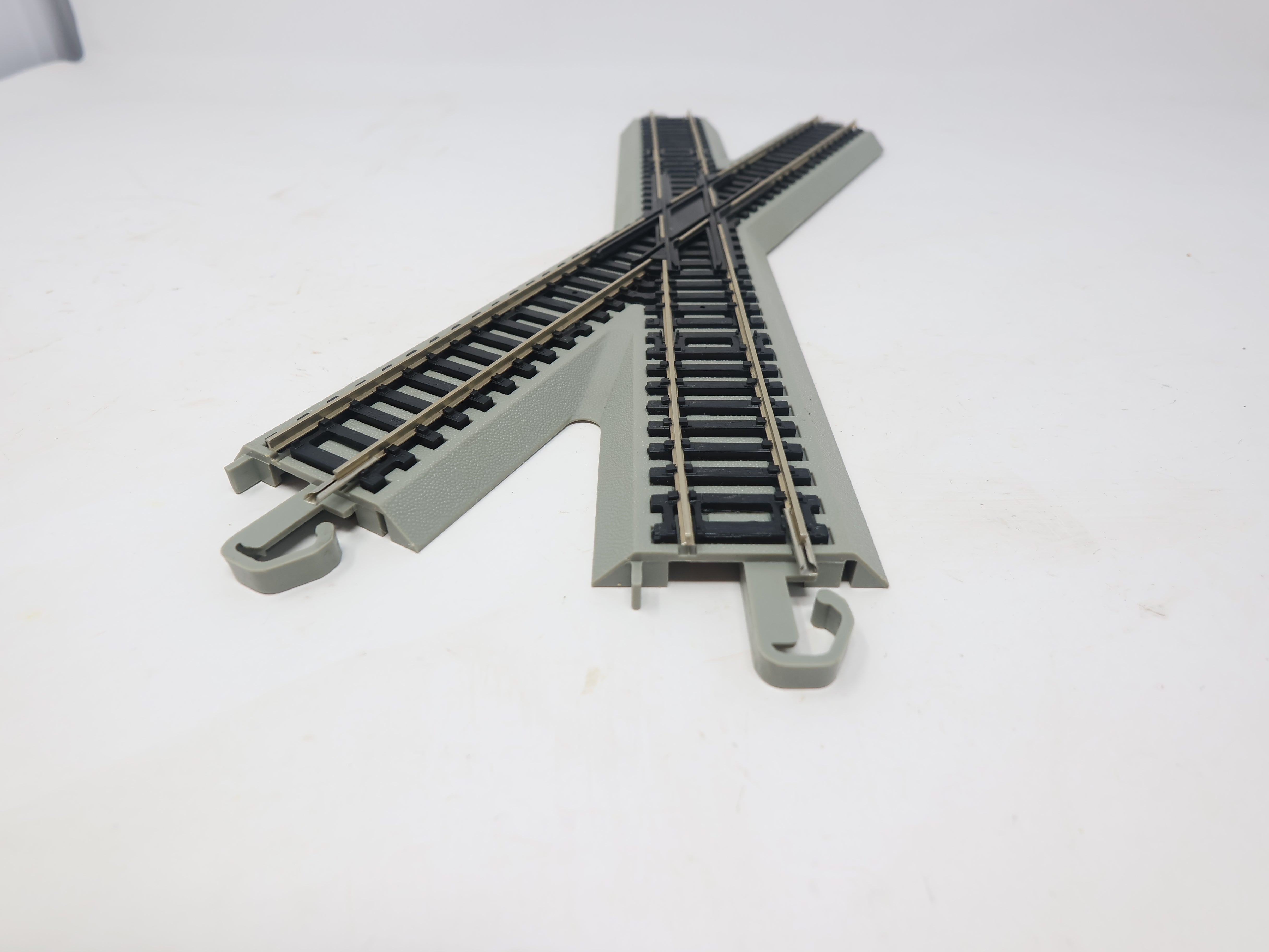 USED Bachmann HO Scale, 30 Degree Crossing