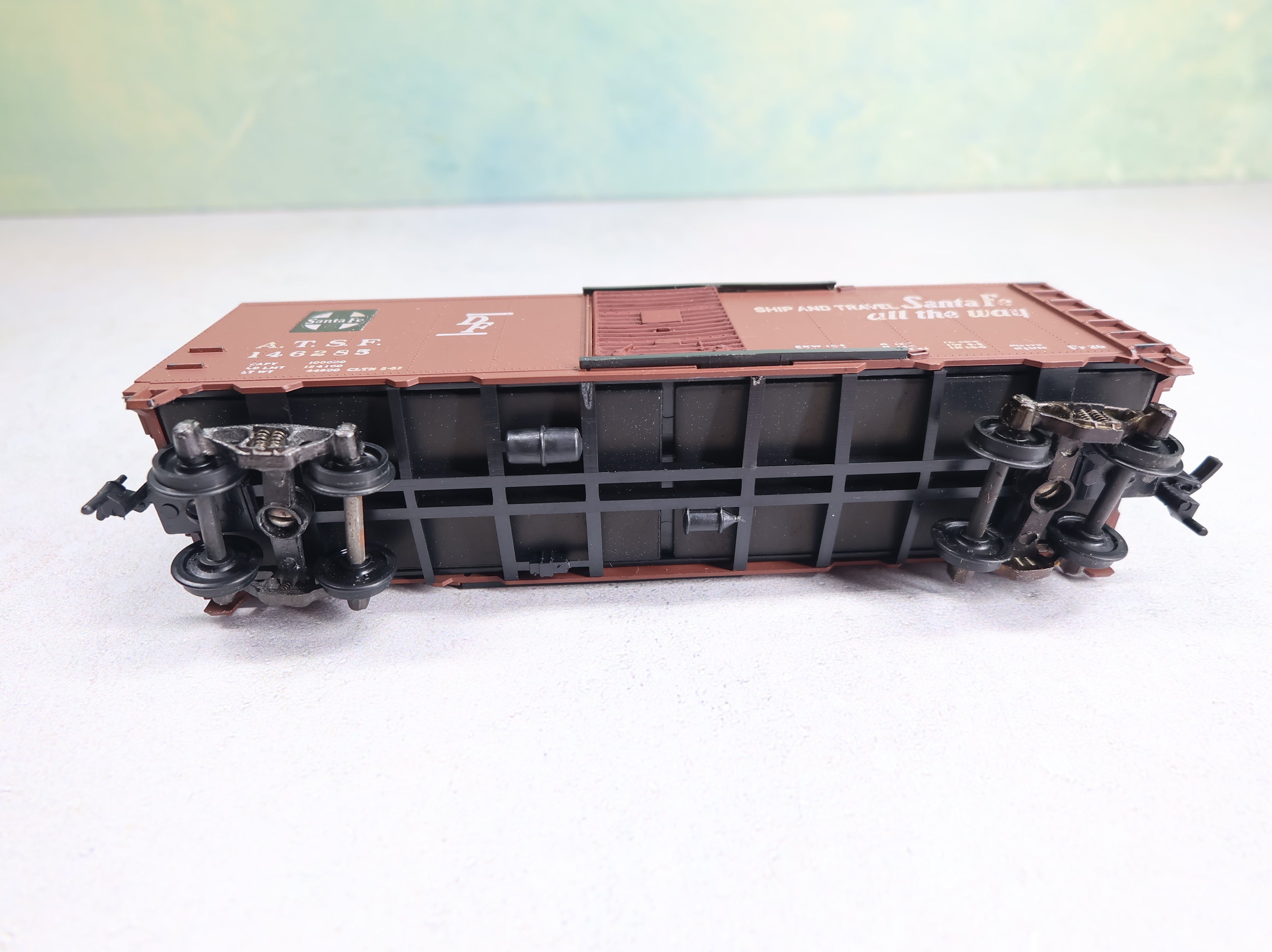 USED Athearn HO Scale 40' Steel Box Car Santa Fe ATSF #146285