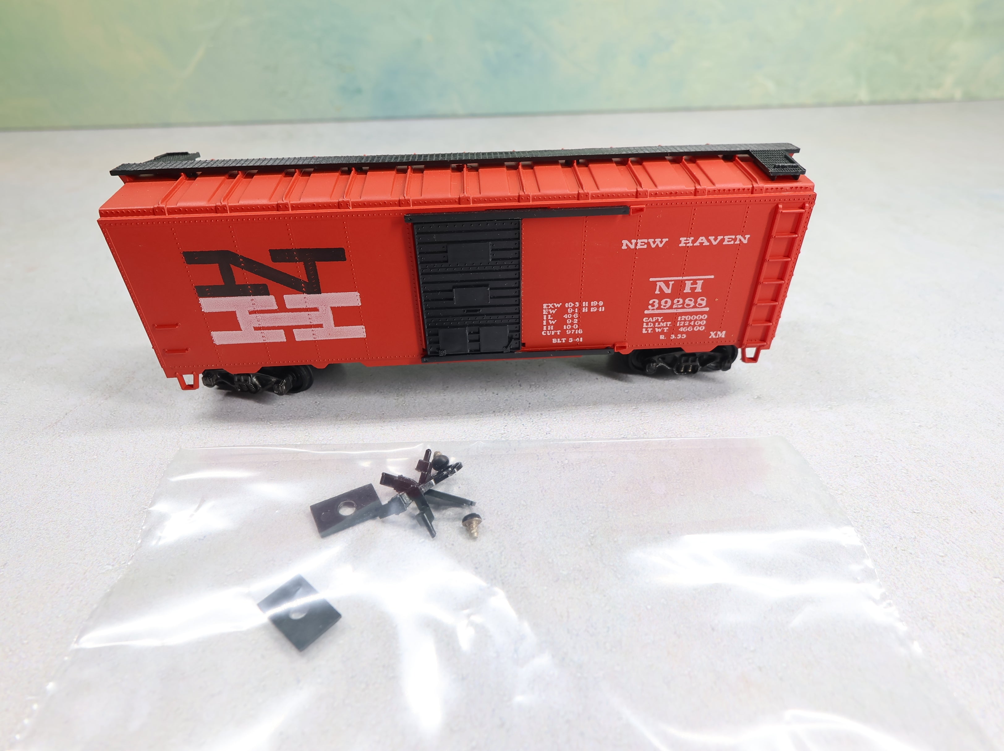 USED Athearn HO Scale 40' Steel Box Car New Haven NH #39288