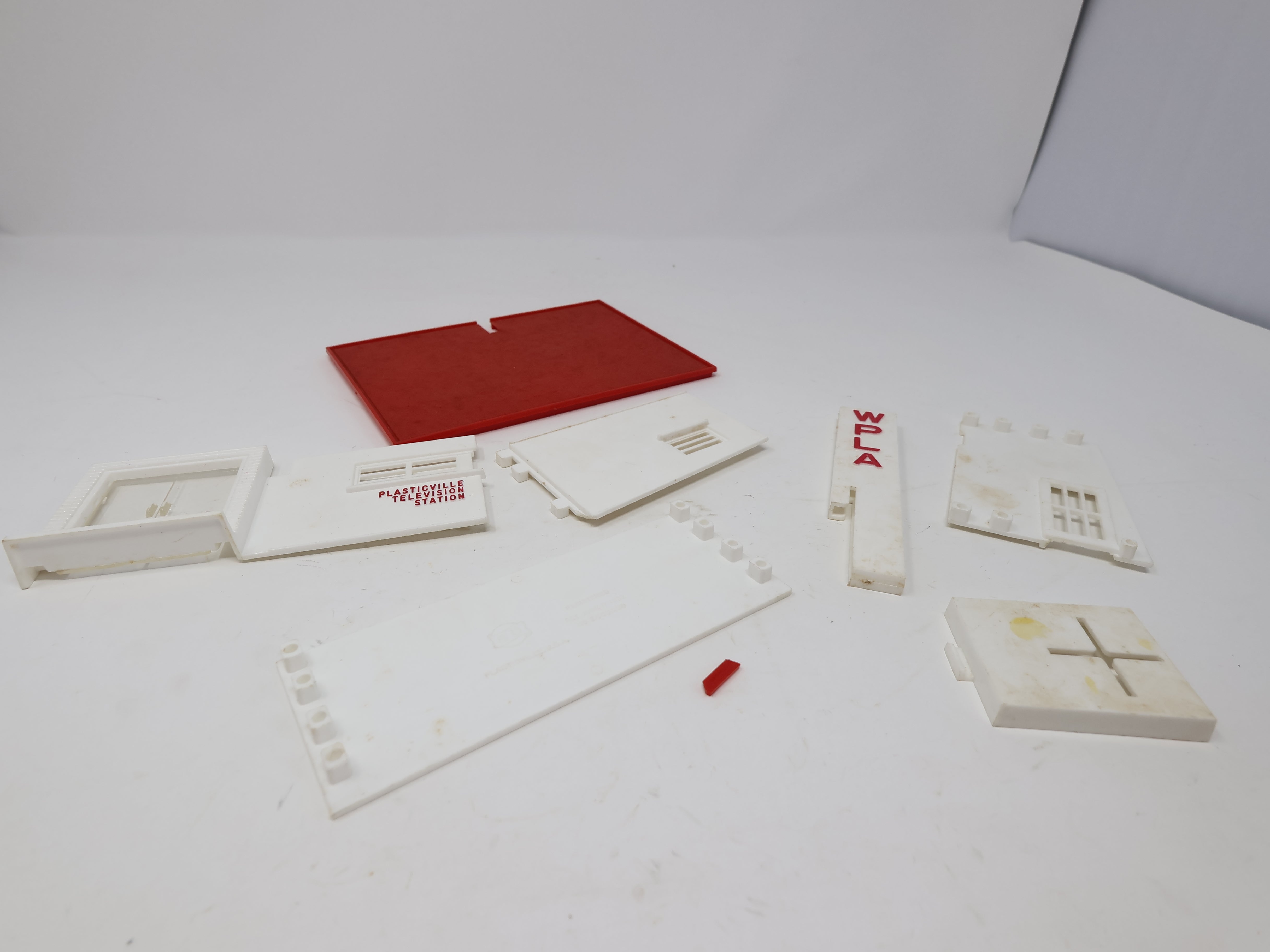 USED Bachmann Plasticville O, TV Transmitting Station (may be incomplete) (KIT)