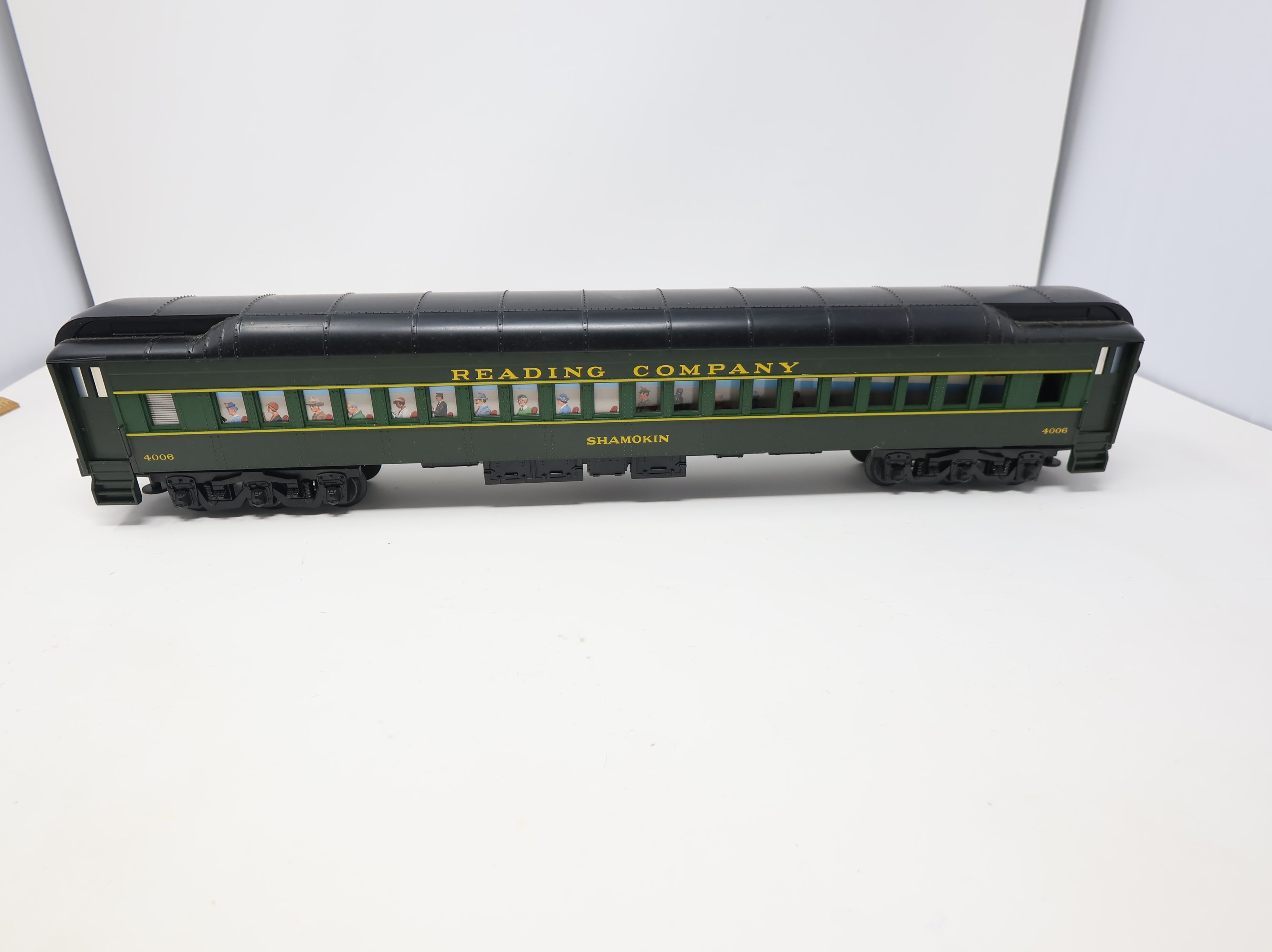 USED Williams O Scale Madison Passenger Car Reading Shamokin #4006