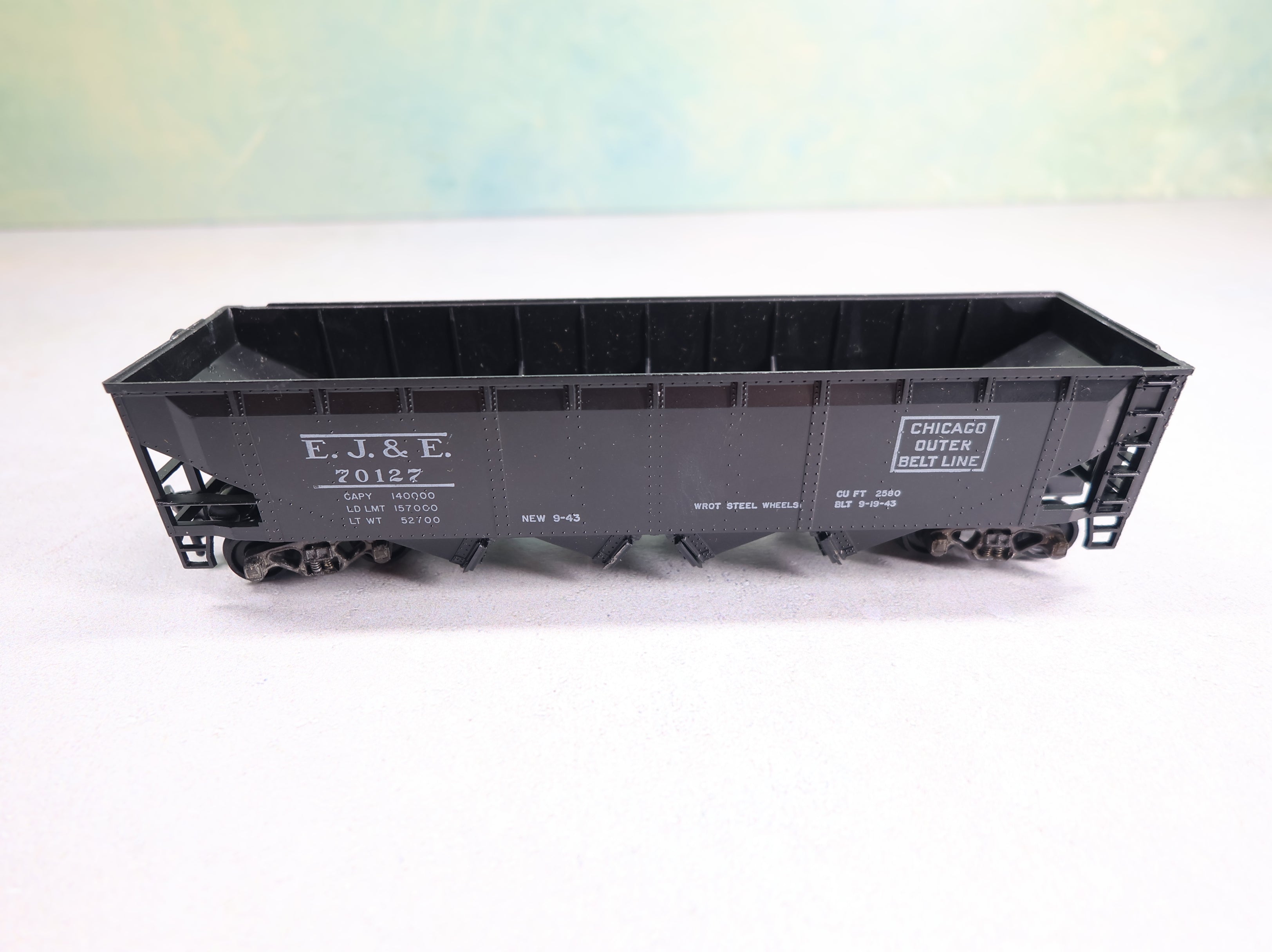 USED Athearn HO Scale Operating 4 Bay 70 Ton Hopper Elgin Joliet & Eastern EJ&E #70127