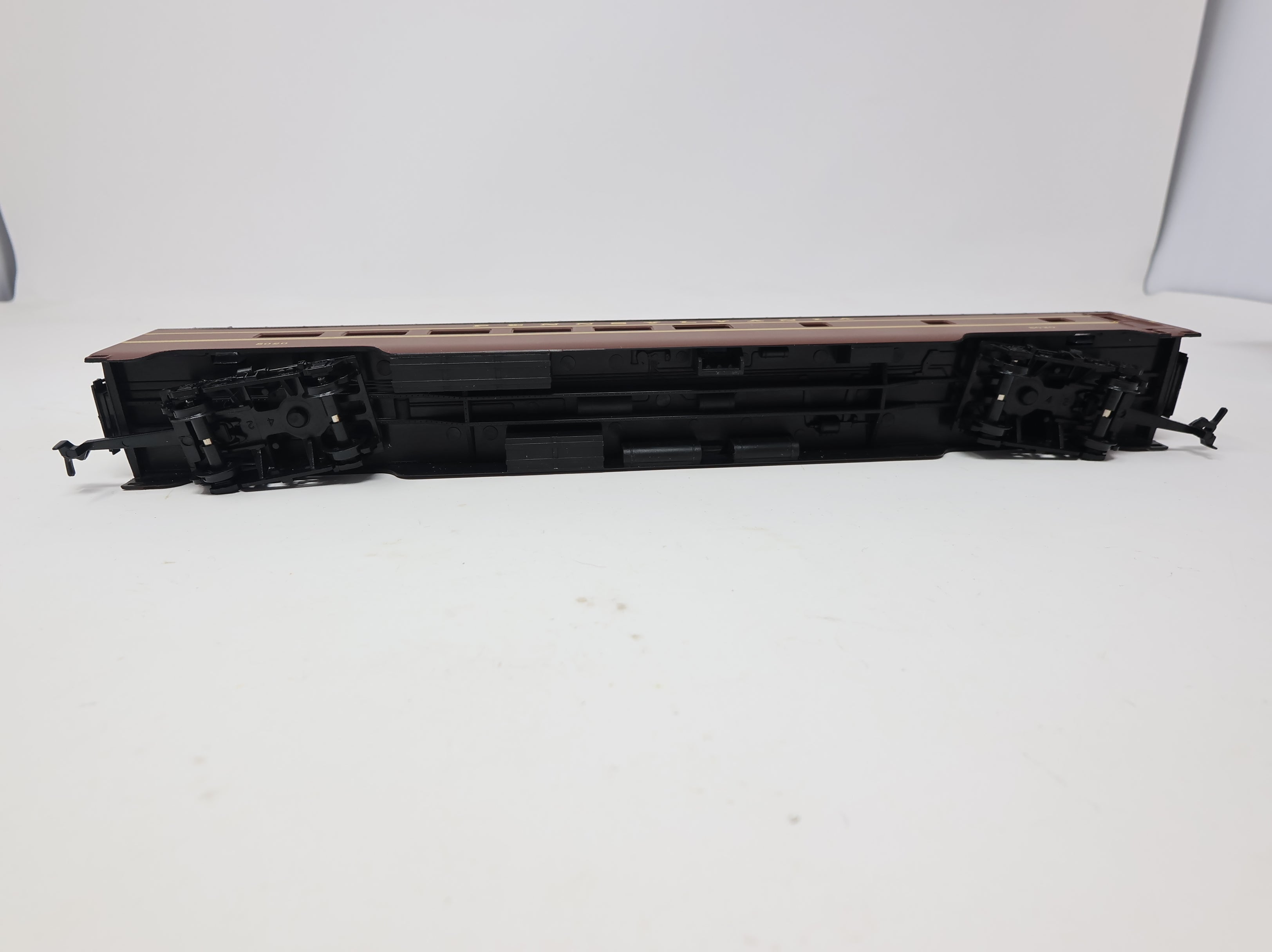 USED IHC 48212 HO Scale Dinning Passenger Car Pennsylvania #8020