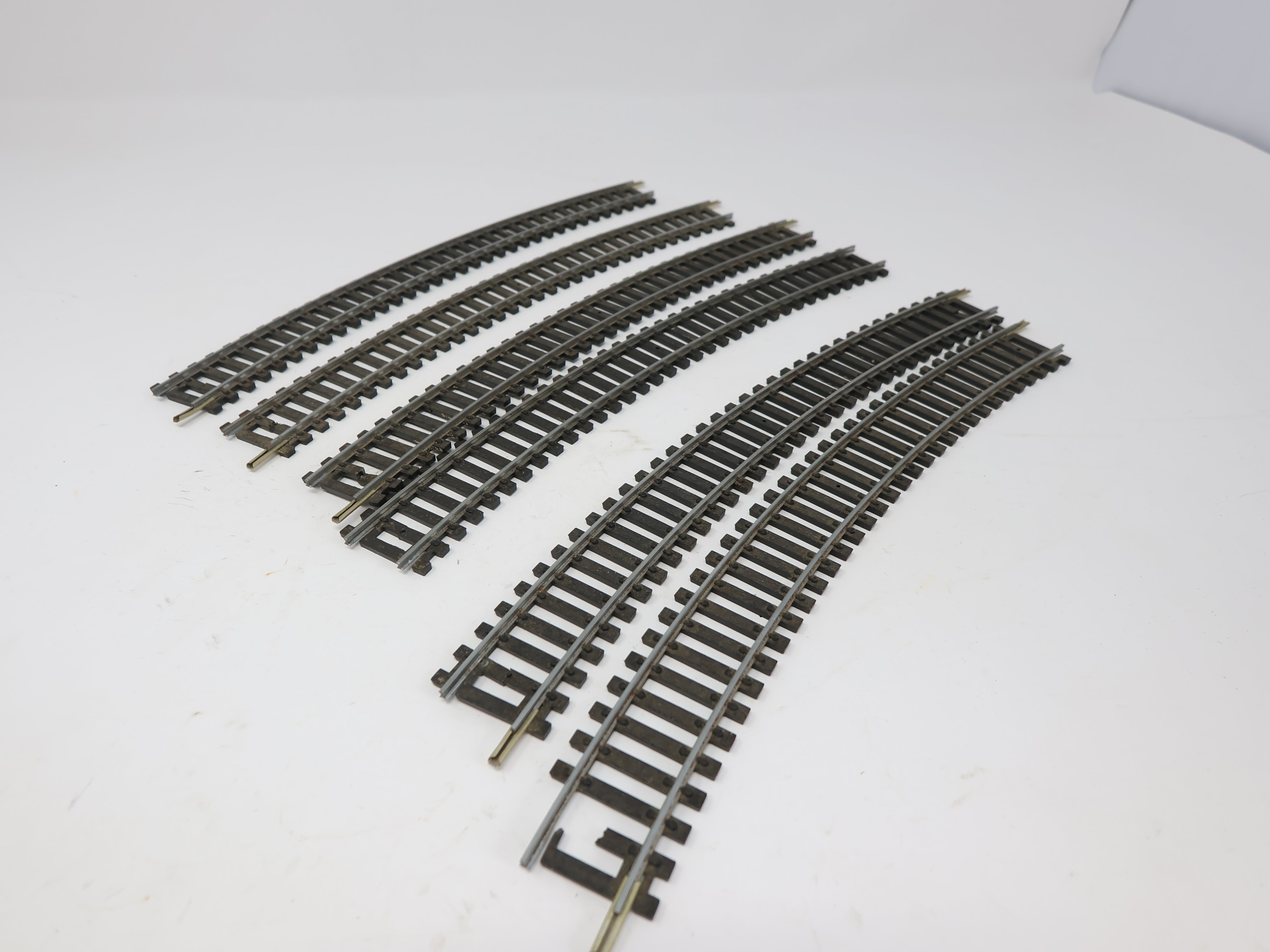 USED Tyco HO Scale, Lot of 6 pieces - Code 100 - 18'' Radius Curve Track, Steel