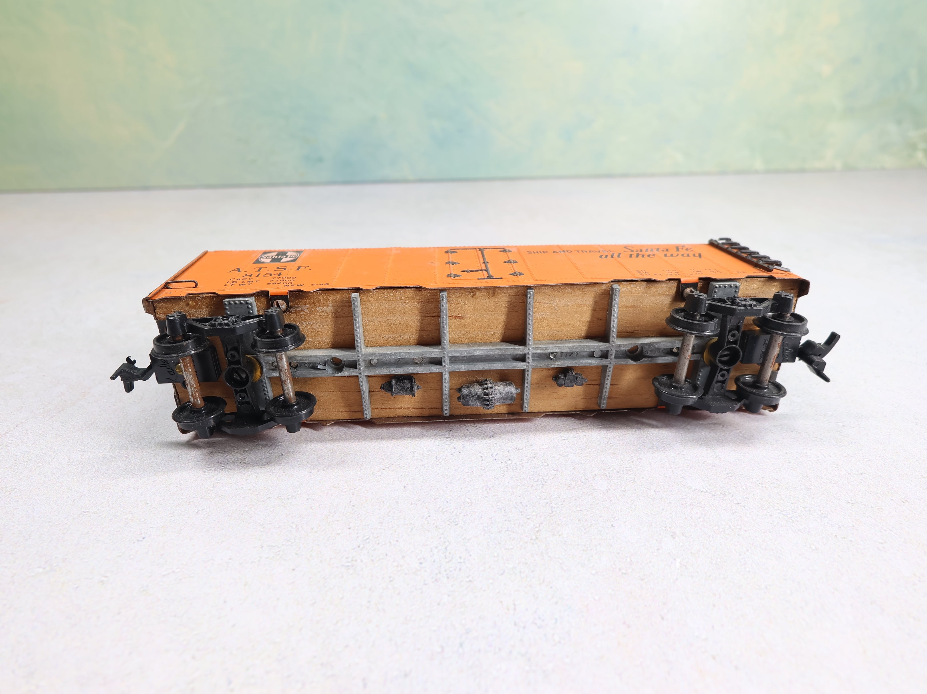 USED Varney HO Scale 40' Steel Reefer Box Car Santa Fe ATSF #8154 Wood & Metal