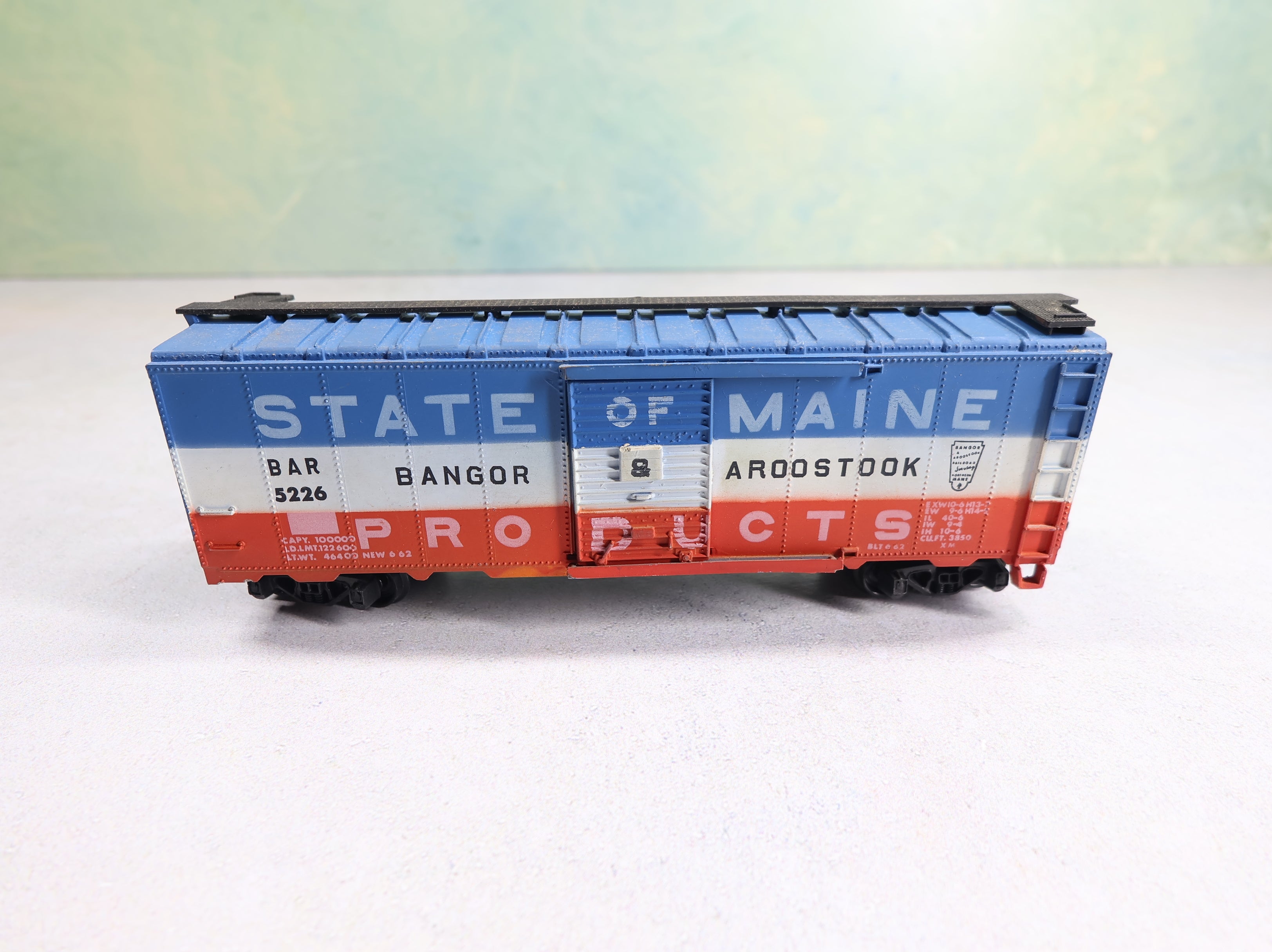 USED AHM HO Scale 40' Steel Box Car Bangor and Aroostook BAR #5226