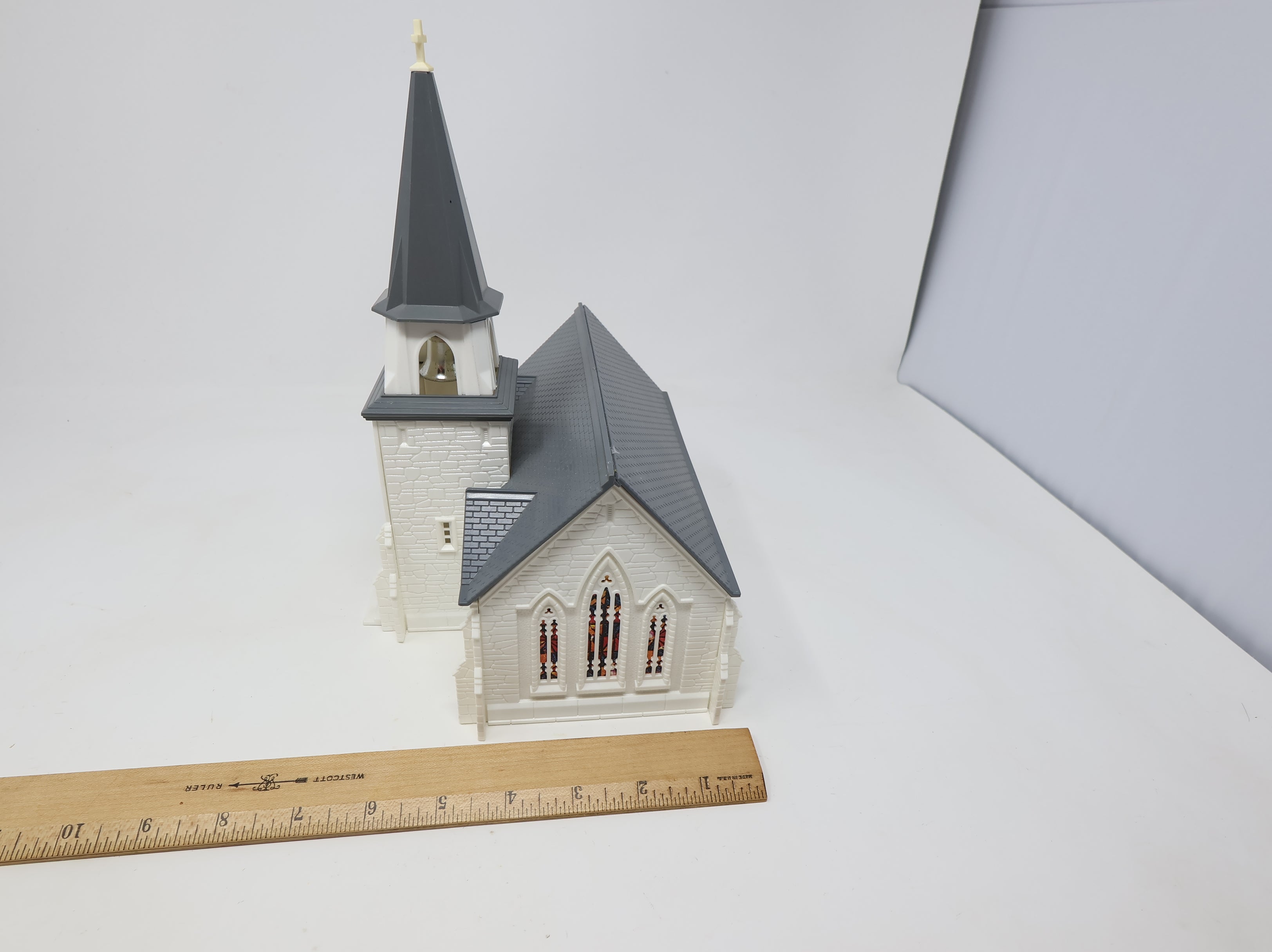 USED Bachmann Plasticville O Large Cathedral Church C-18