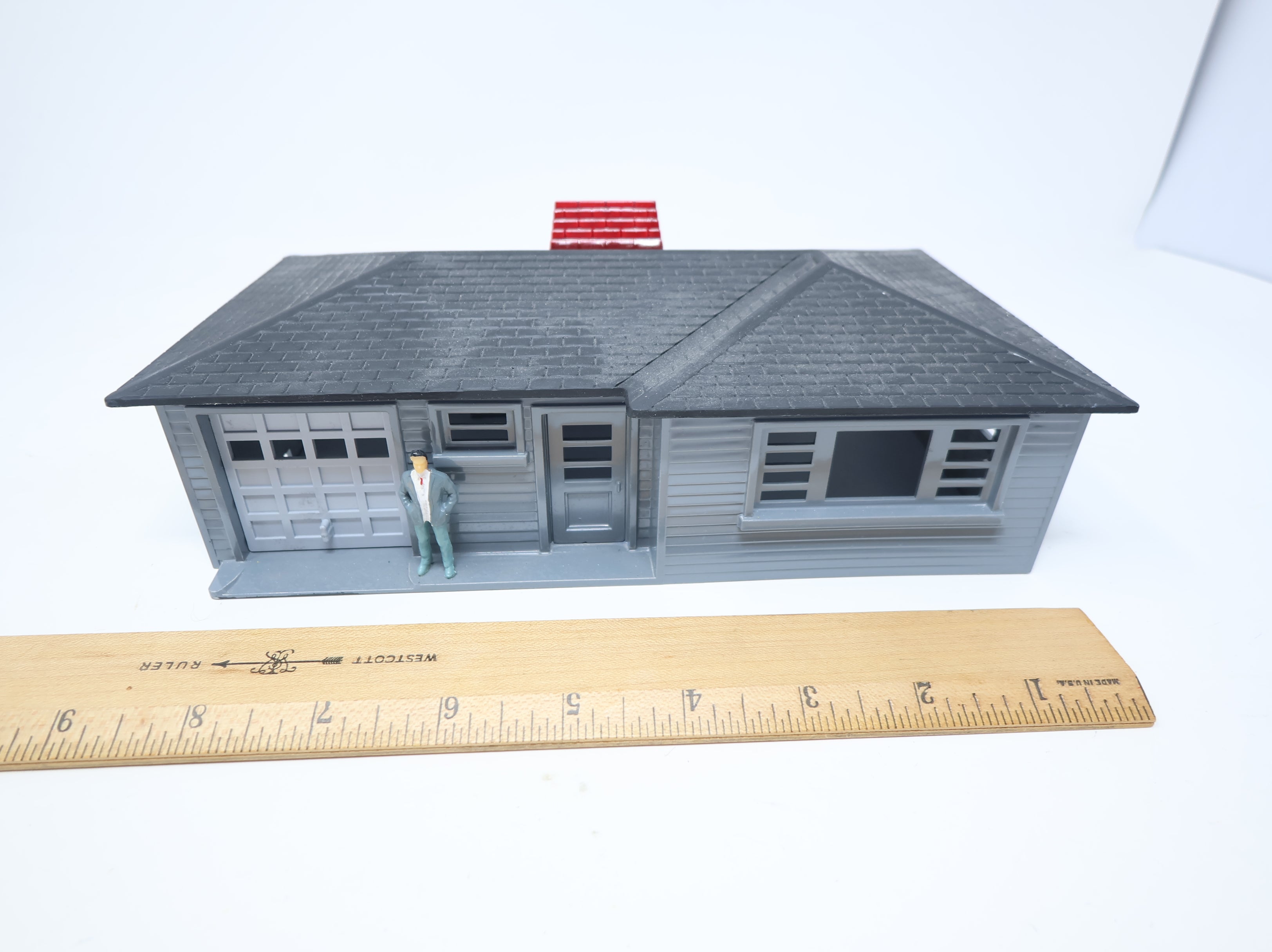 USED Bachmann Plasticville O Ranch Home Gray