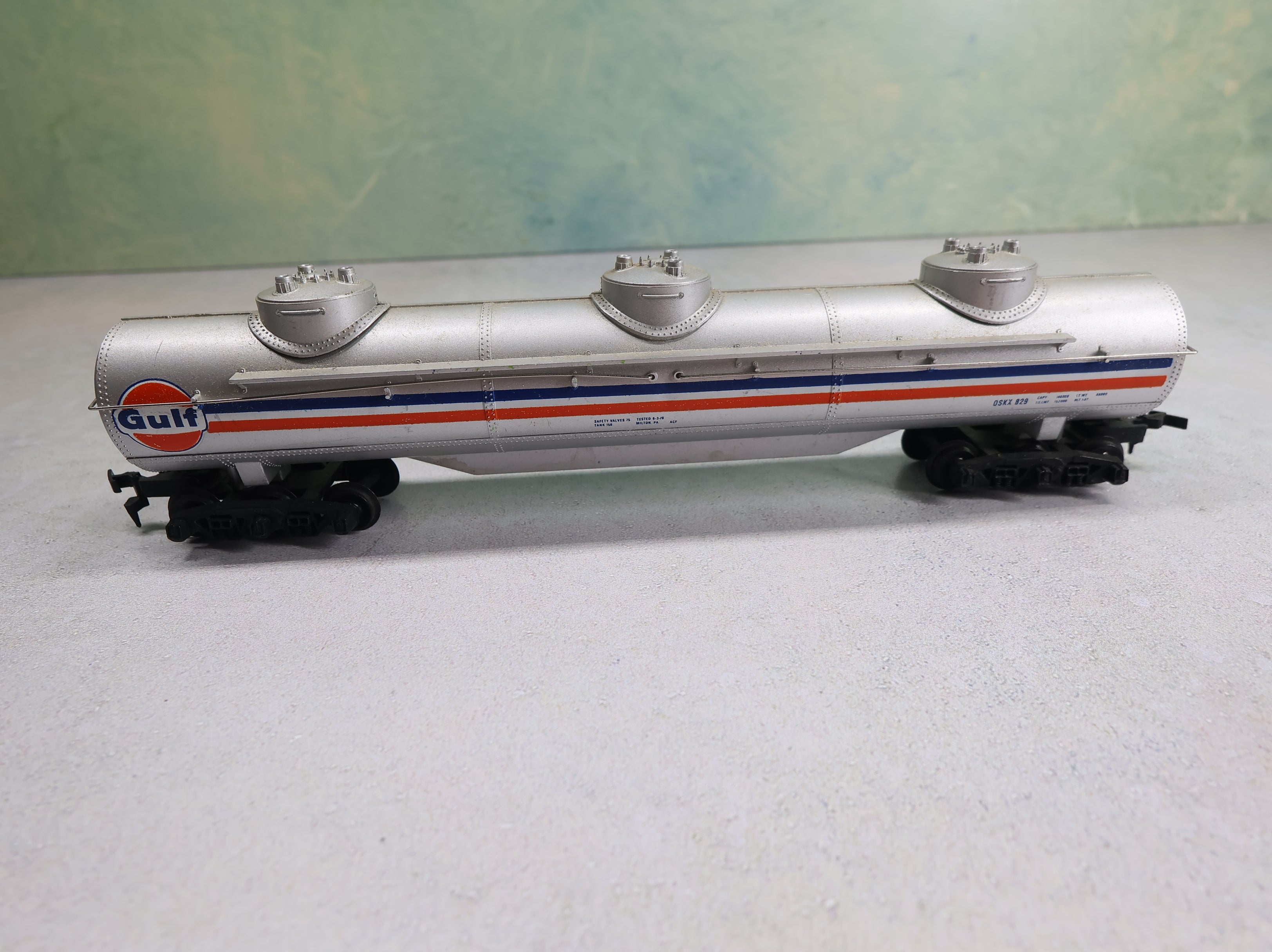 USED Tyco HO Scale Large Triple Dome Tank Car Gulf OSKX #829