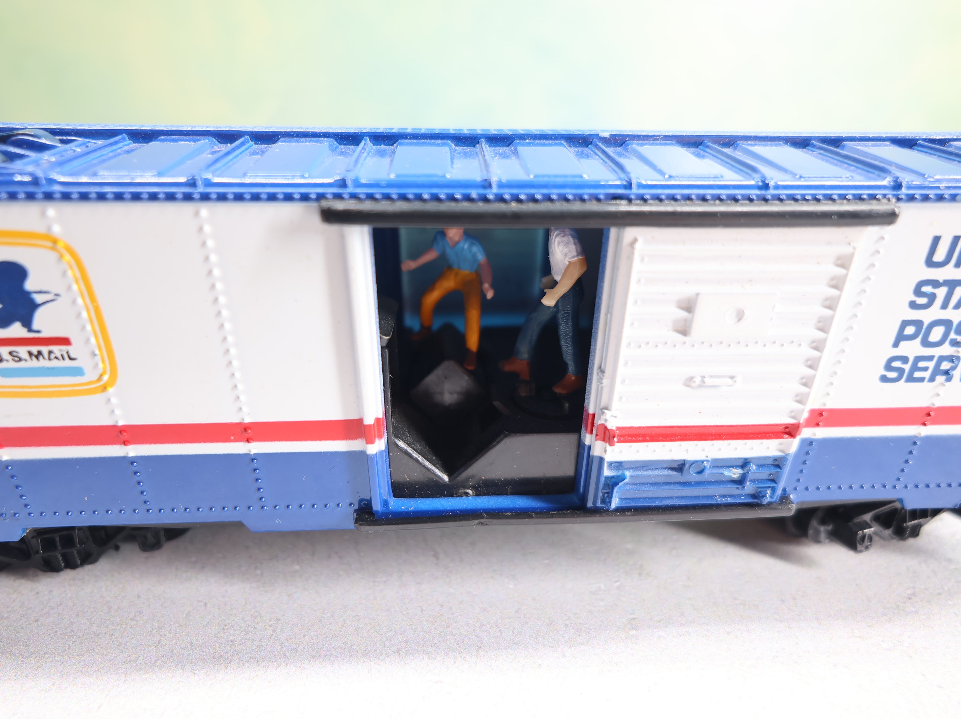 USED Tyco HO Scale Operating 40' Box Car w/ Figures United States Postal Service USPS Untested