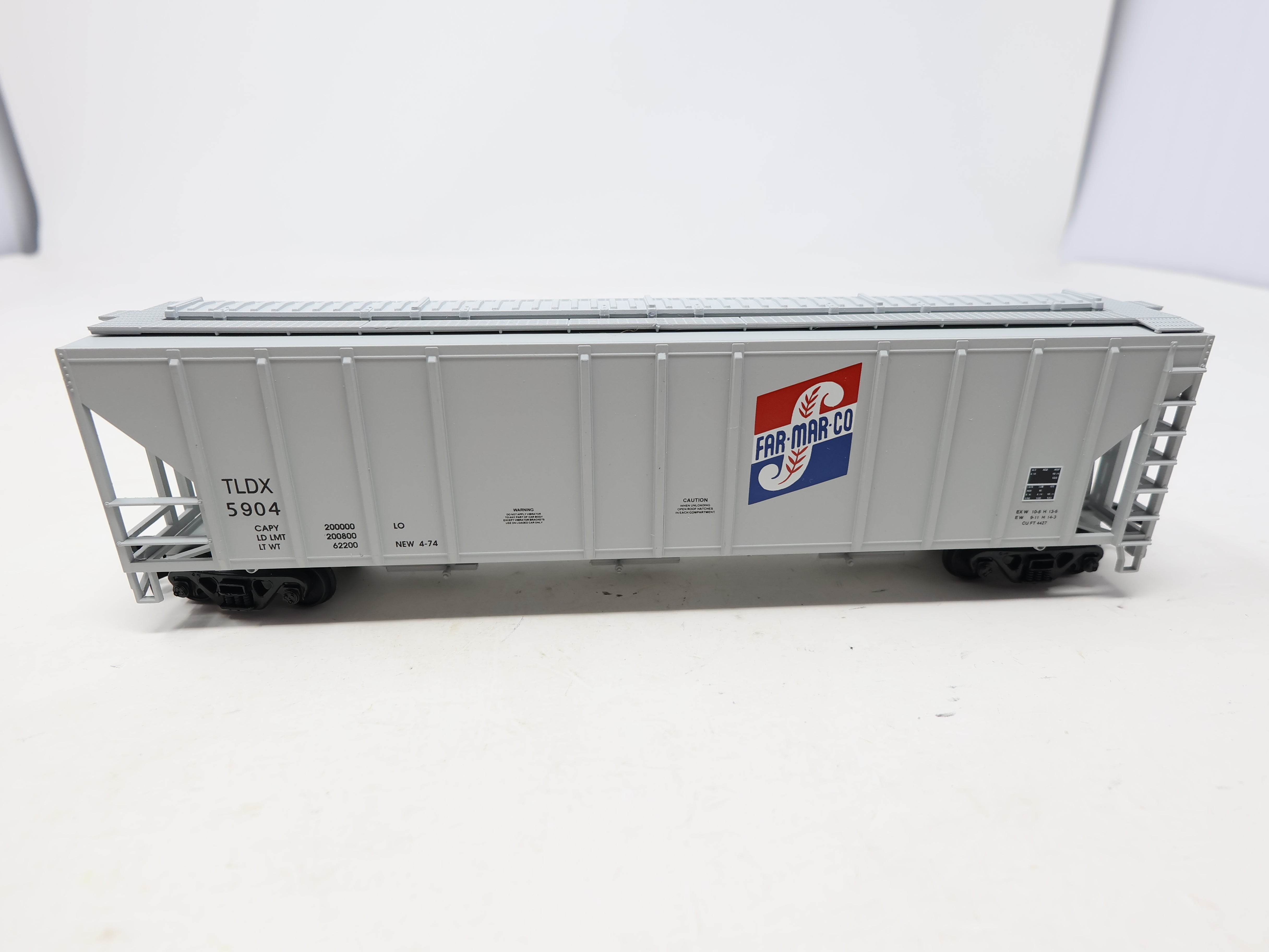 USED Walthers 932-2480 HO Scale, PS-2CD 4427 Covered Hopper, Far-Mar Co. TLDX #5904