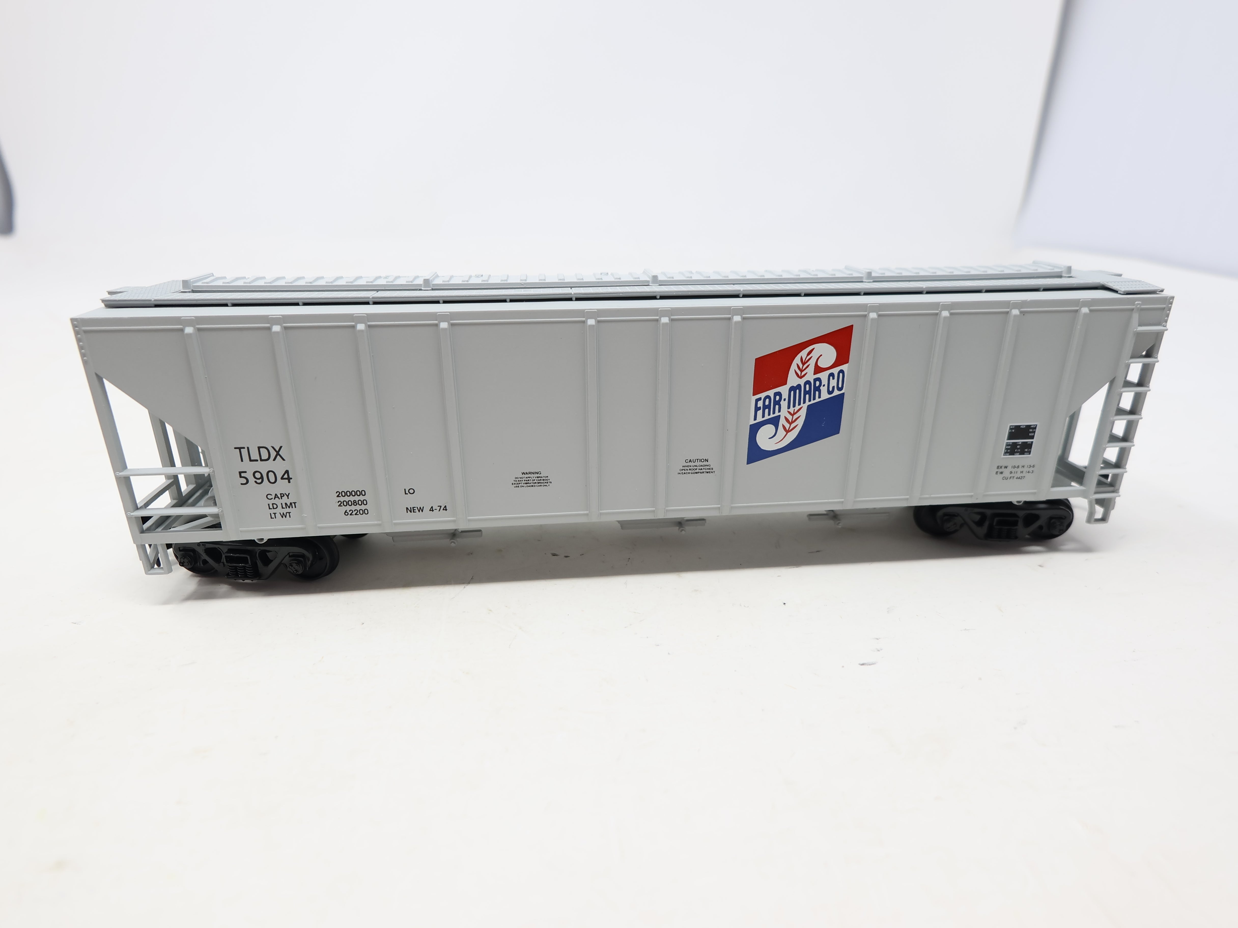 USED Walthers 932-2480 HO Scale, PS-2CD 4427 Covered Hopper, Far-Mar Co. TLDX #5904