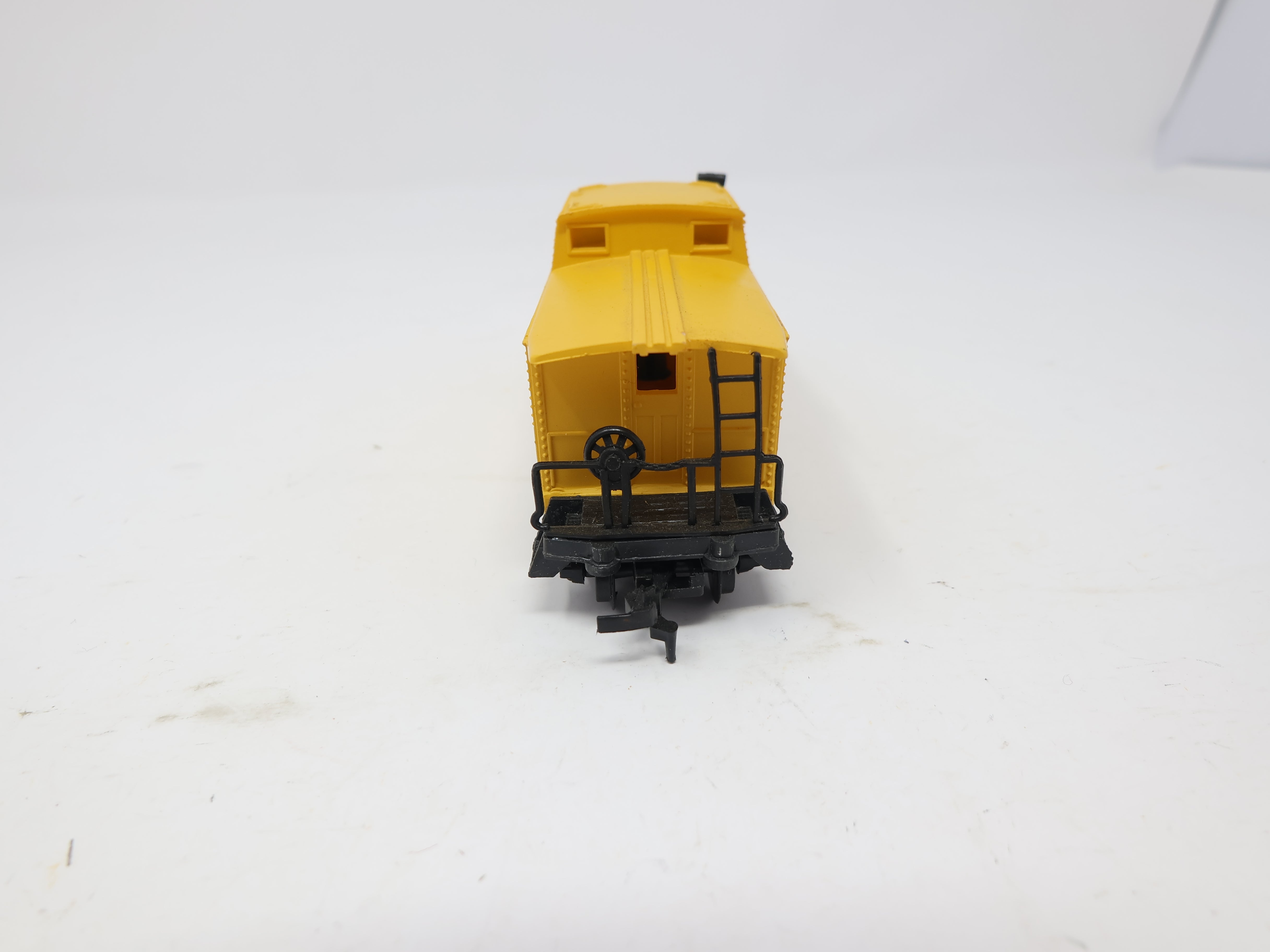 USED Life-Like HO Scale, Caboose, Chesapeake and Ohio #90356