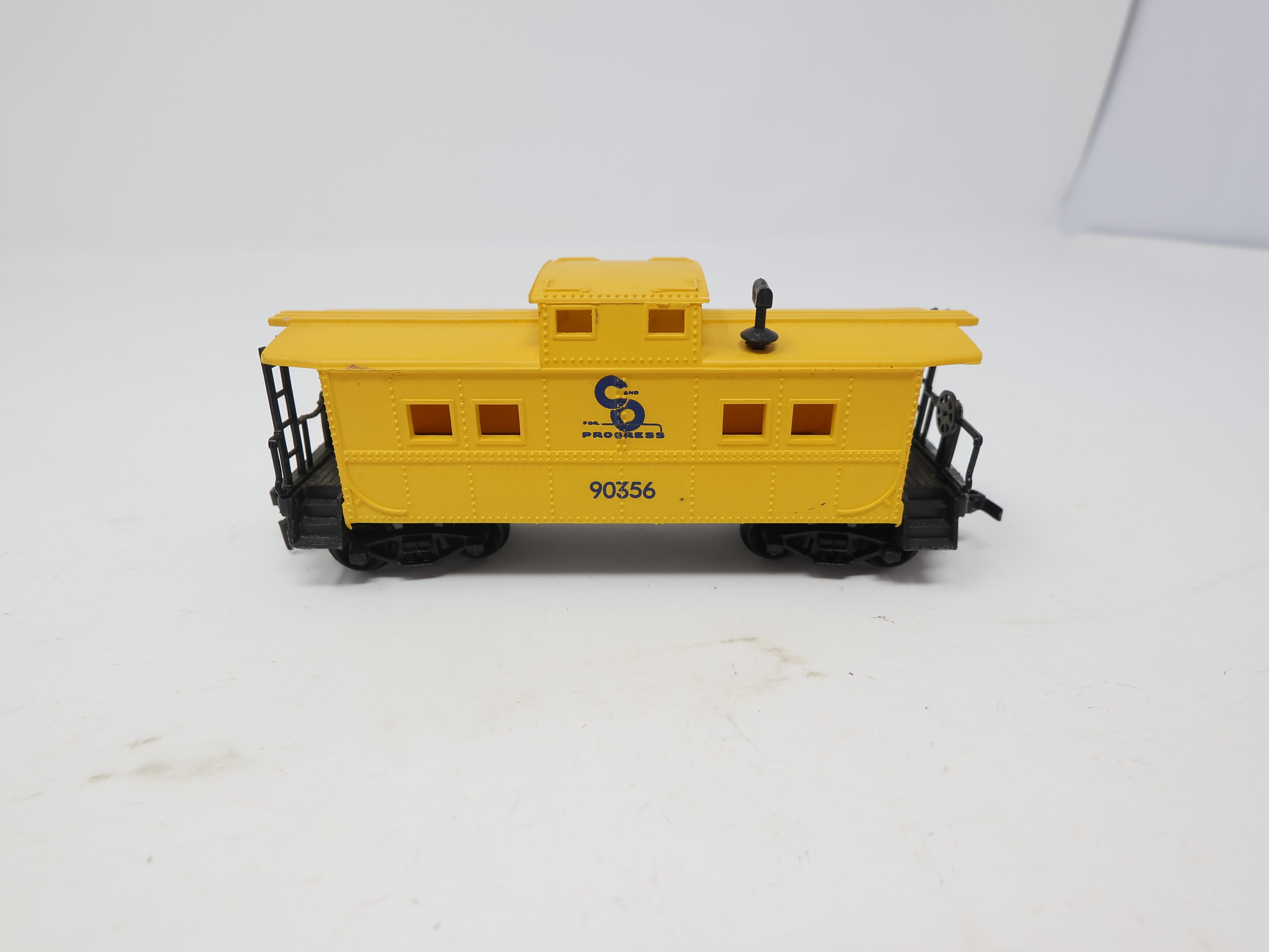 USED Life-Like HO Scale, Caboose, Chesapeake and Ohio #90356