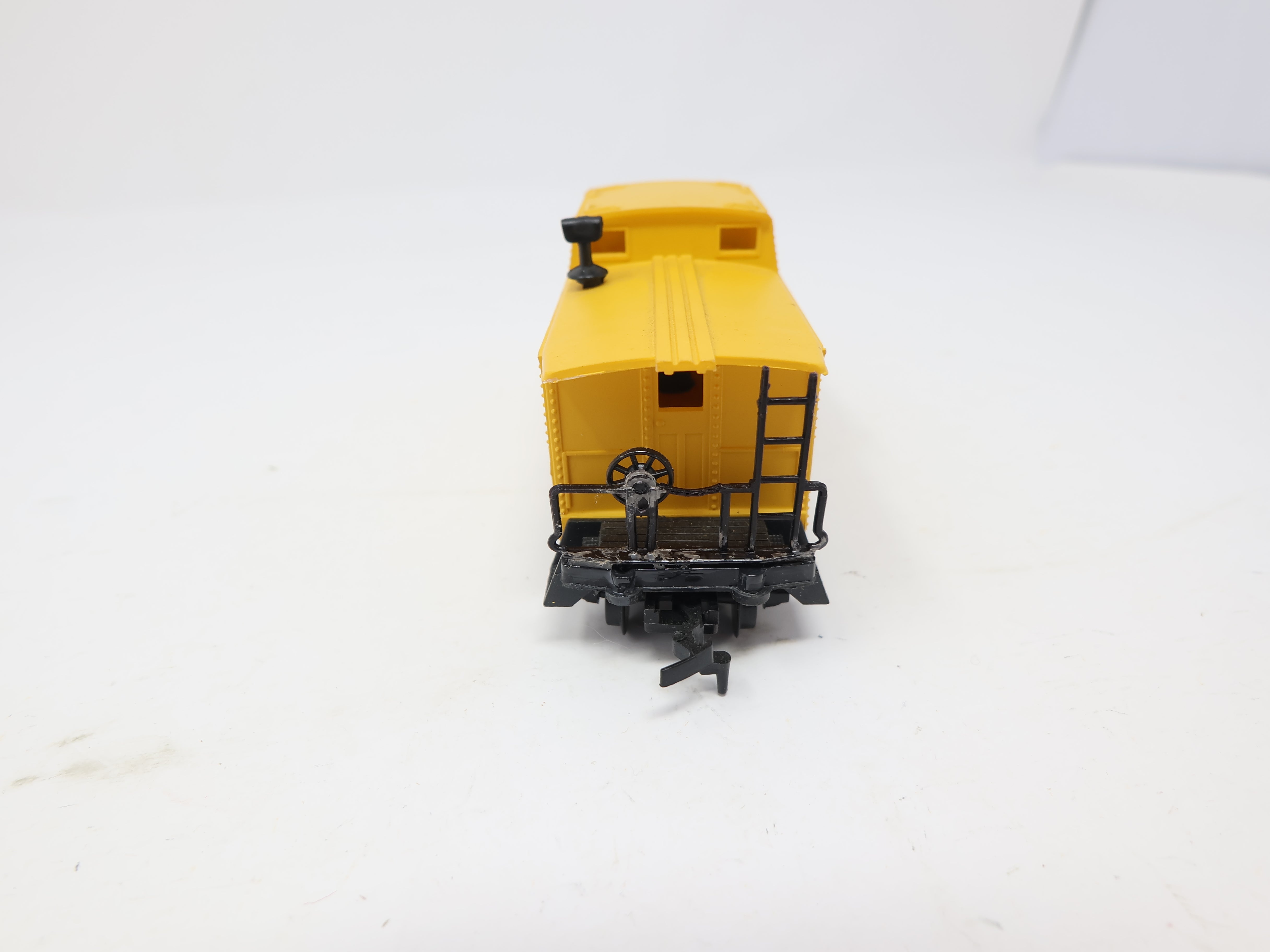 USED Life-Like HO Scale, Caboose, Chesapeake and Ohio #90356