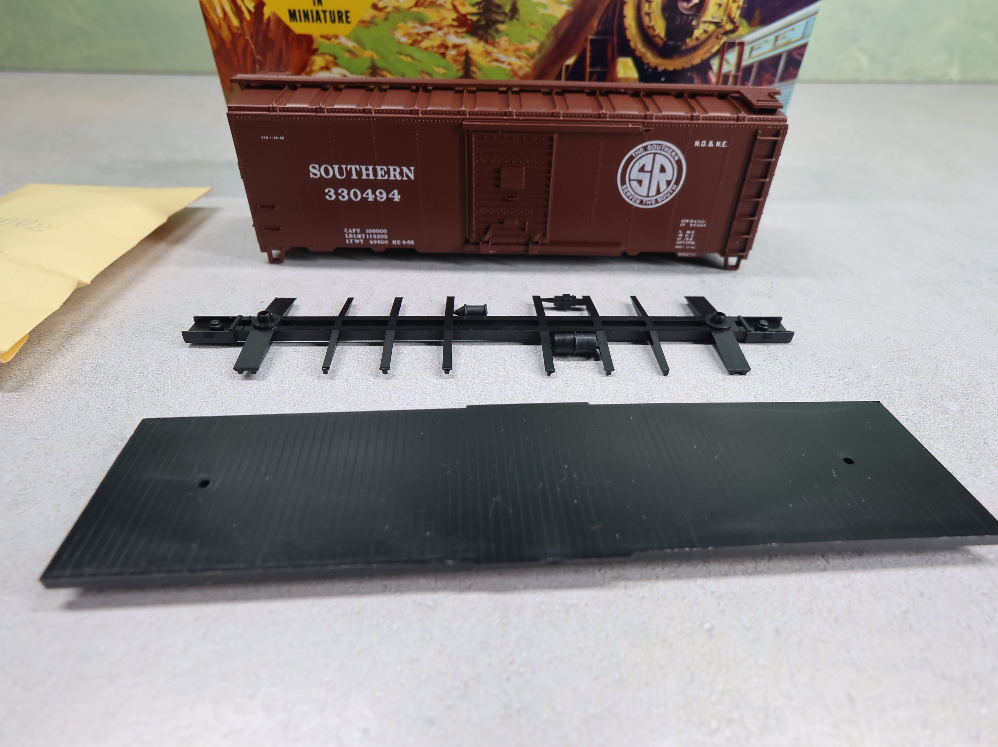 USED Athearn 1169 HO Scale 40' Steel Box Car Southern #330494 Bev-Bel KIT