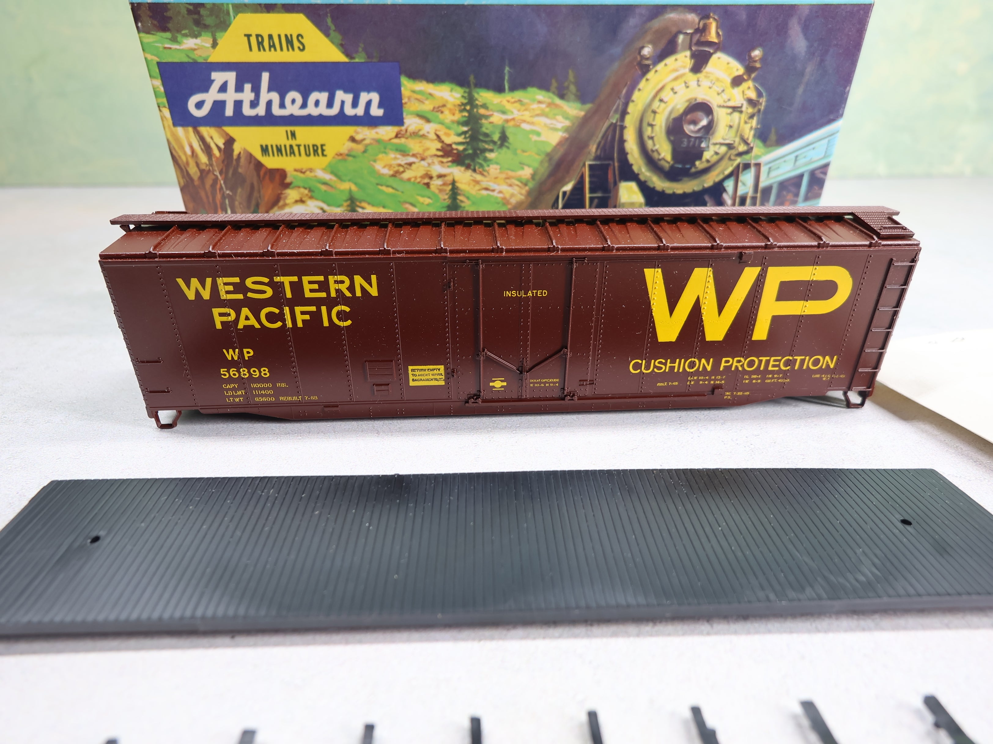 USED Athearn 1323 HO Scale 50' Box Car Western Pacific WP #56898 KIT