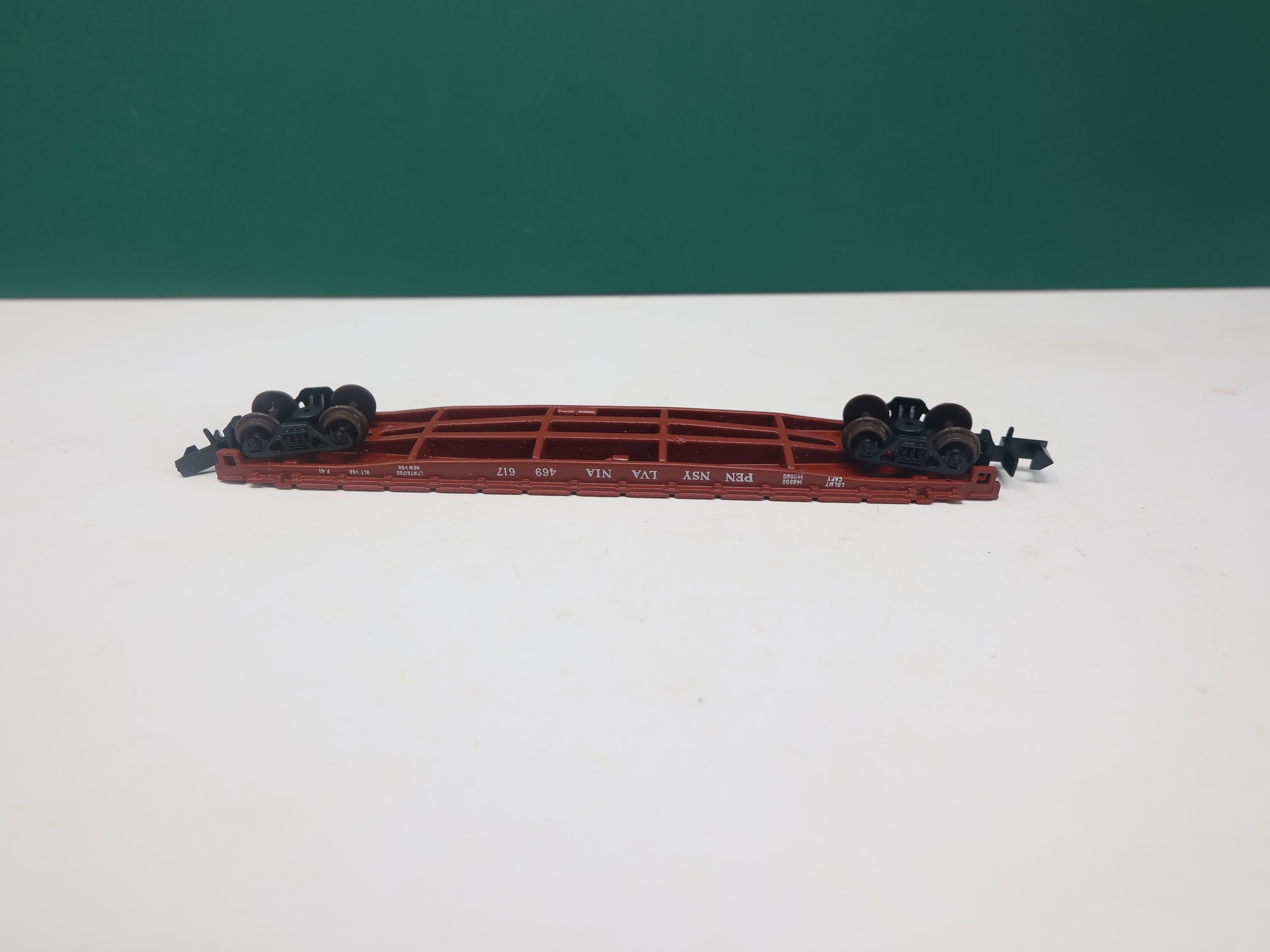 USED Walthers 932-8204 N Scale, 54' Flat Car, Pennsylvania #469617