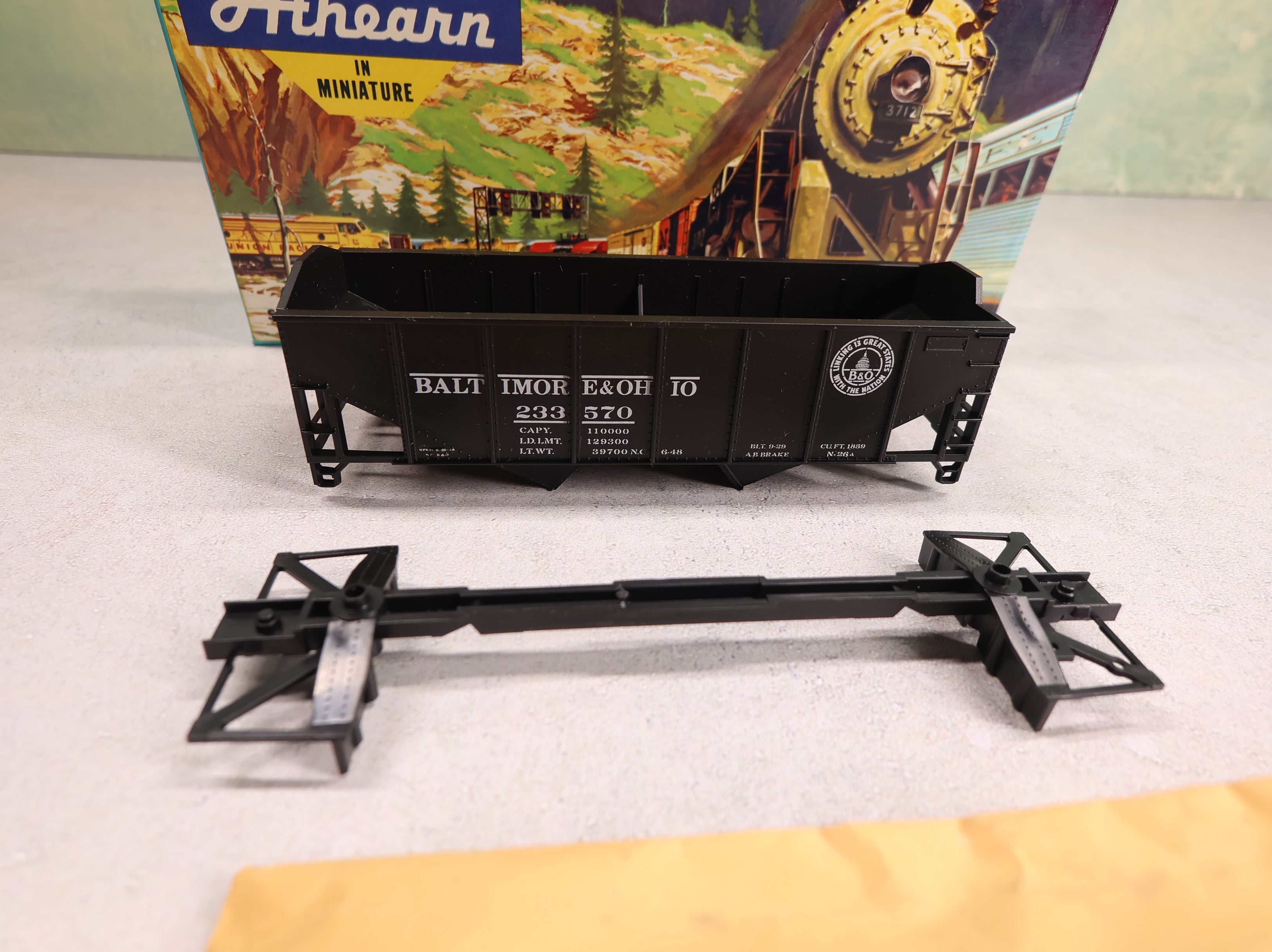 USED Athearn 5441 HO Scale 34' Ribside Hopper Baltimore and Ohio #233570 KIT