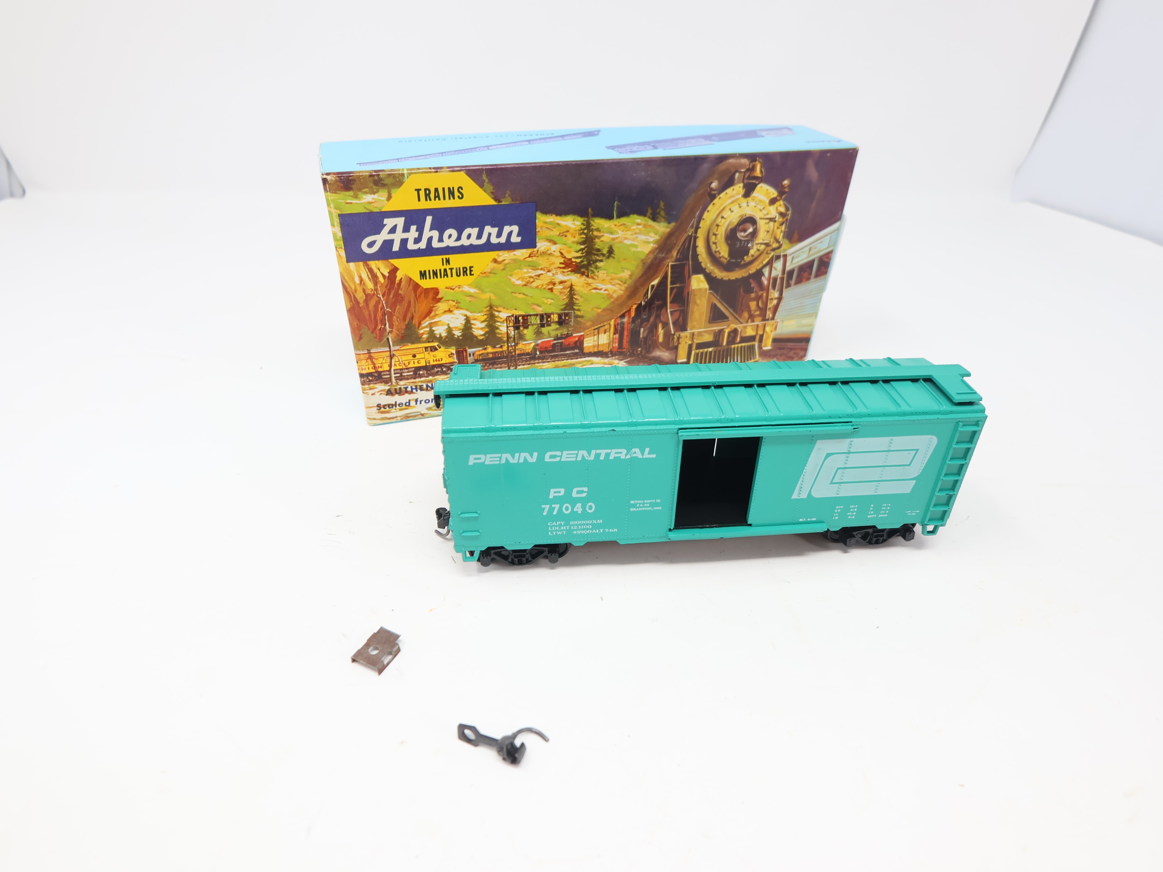 USED Athearn HO Scale, 40' Box Car, Penn Central PC #77040