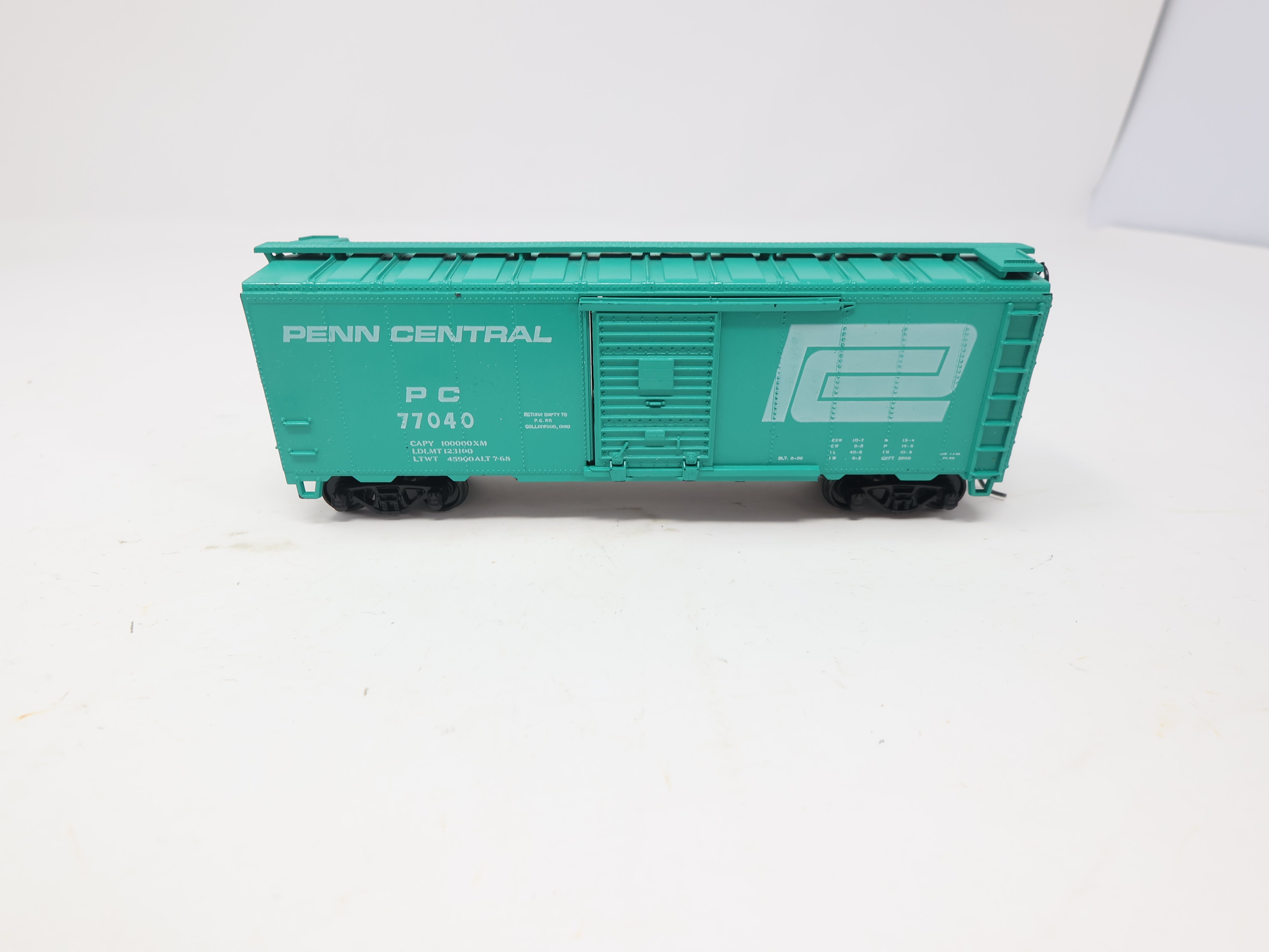 USED Athearn HO Scale, 40' Box Car, Penn Central PC #77040