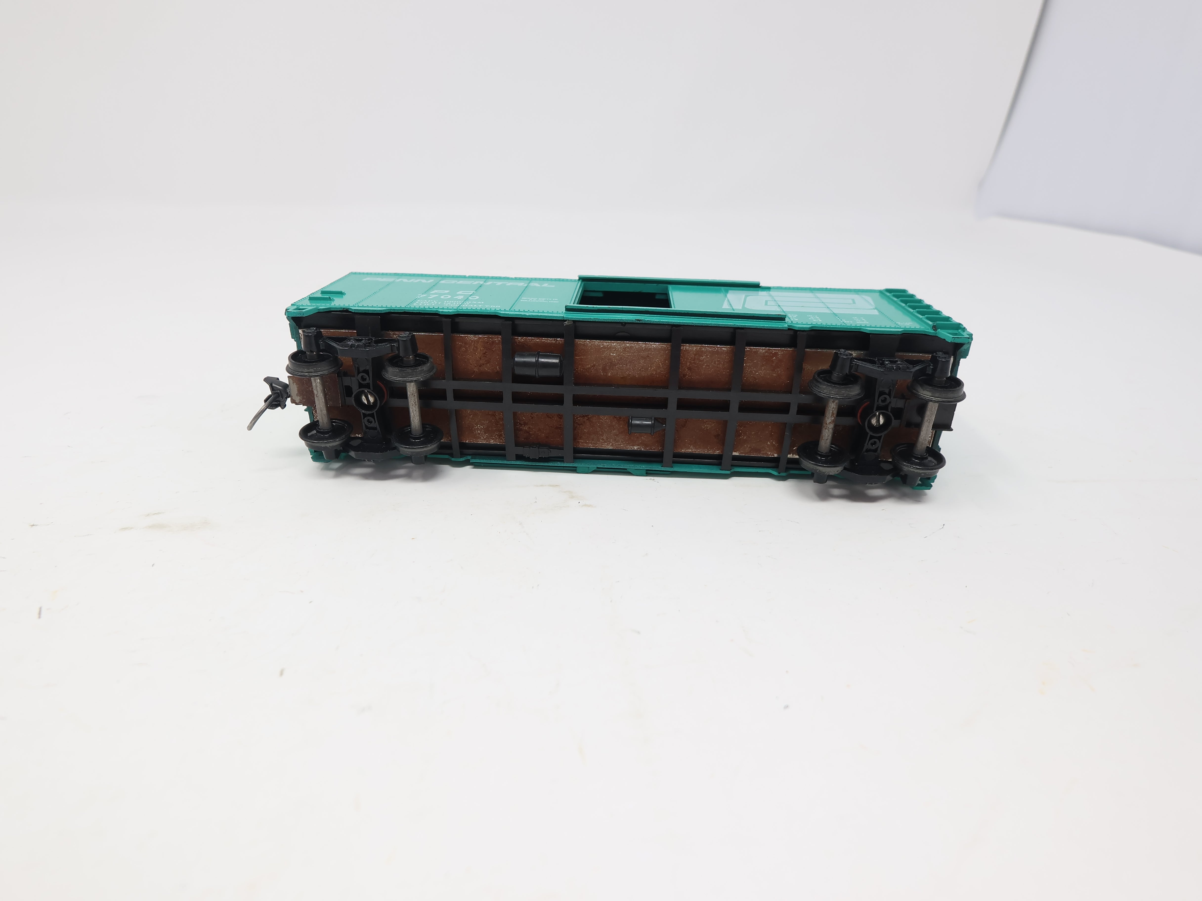 USED Athearn HO Scale, 40' Box Car, Penn Central PC #77040