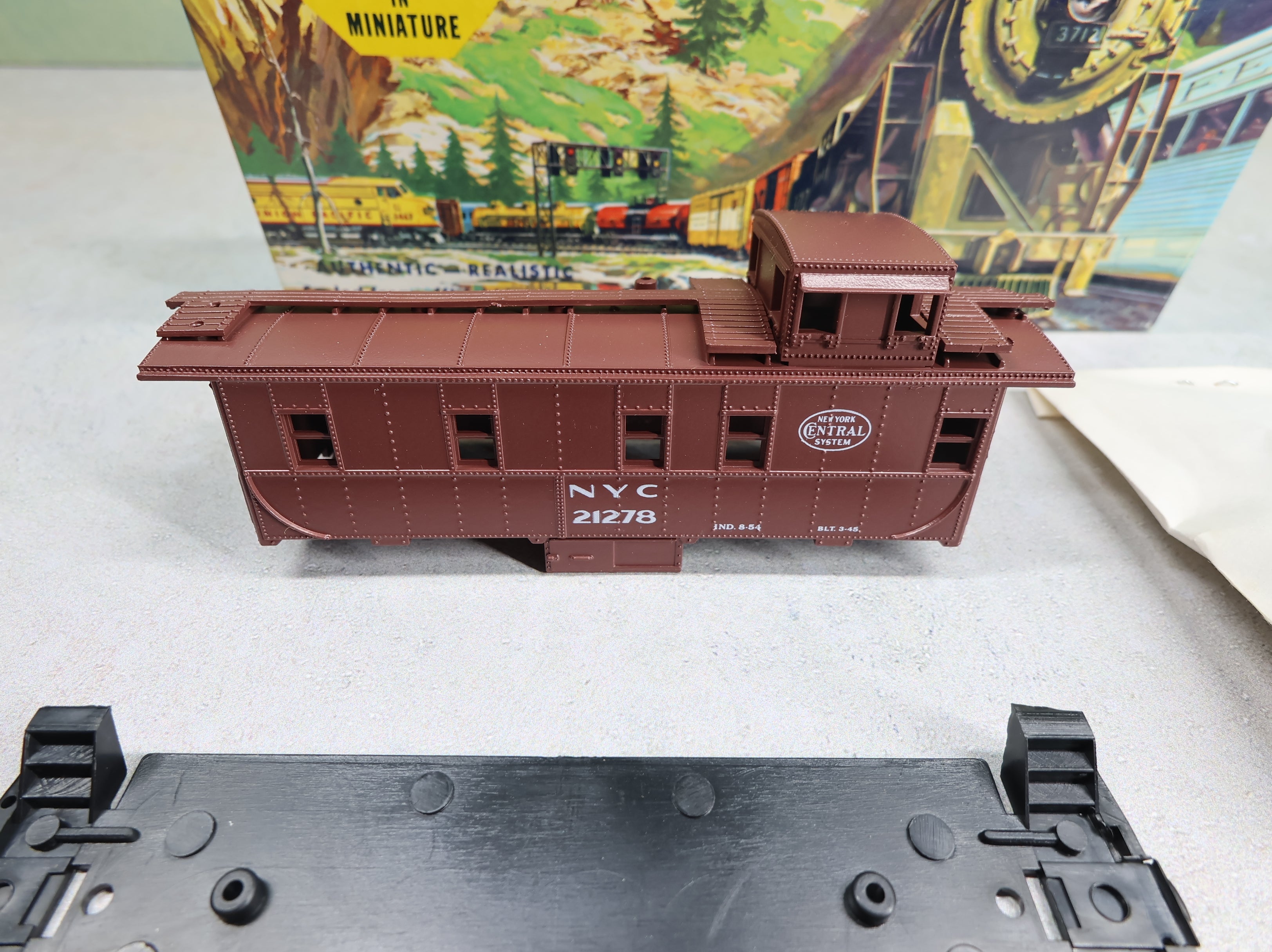 USED Athearn 1268 HO Scale Caboose New York Central NYC #21278 KIT