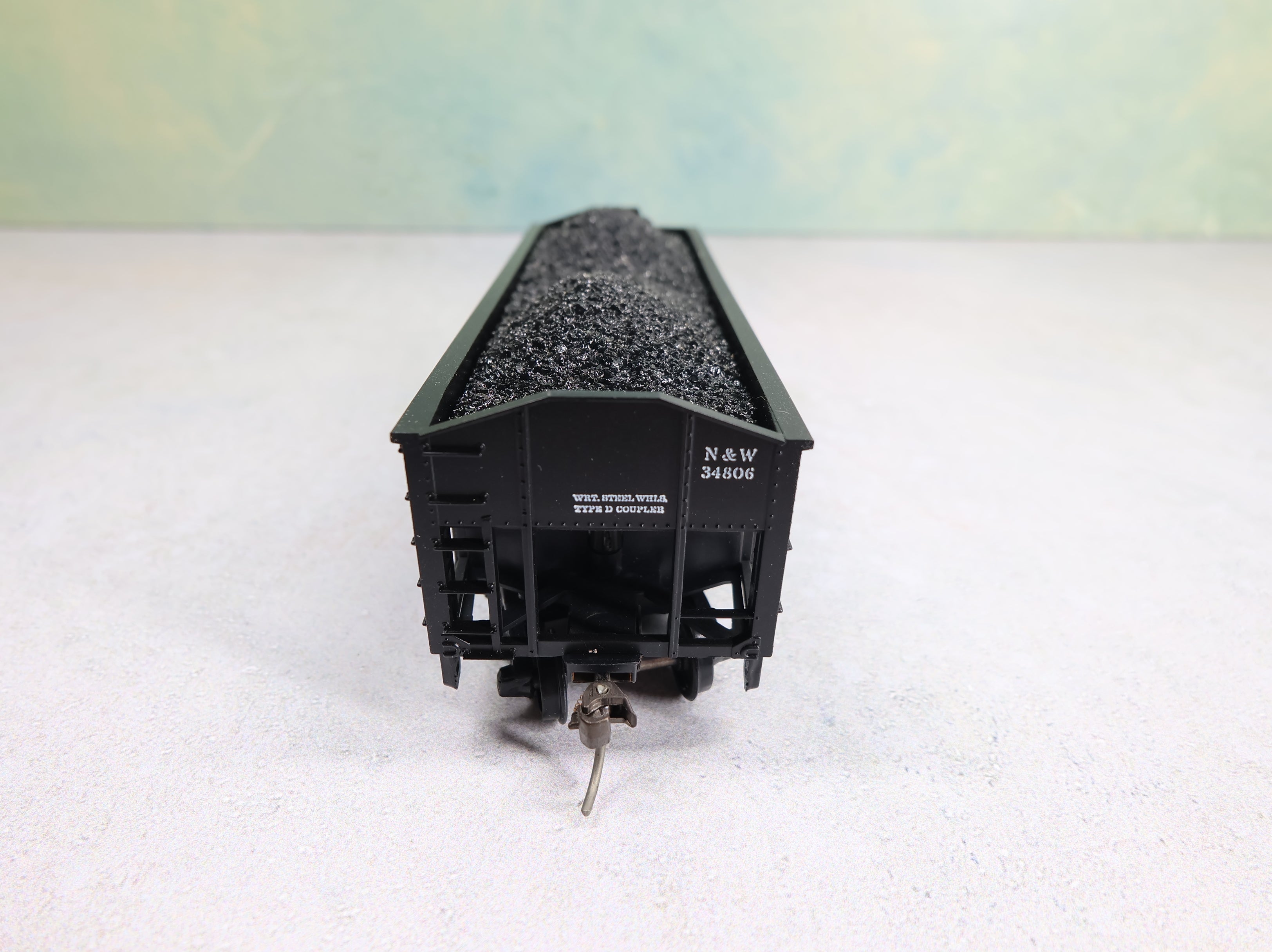 USED Athearn 5444 HO Scale 34' Ribbed Side Hopper Norfolk & Western N&W #34806 w/ Coal Load