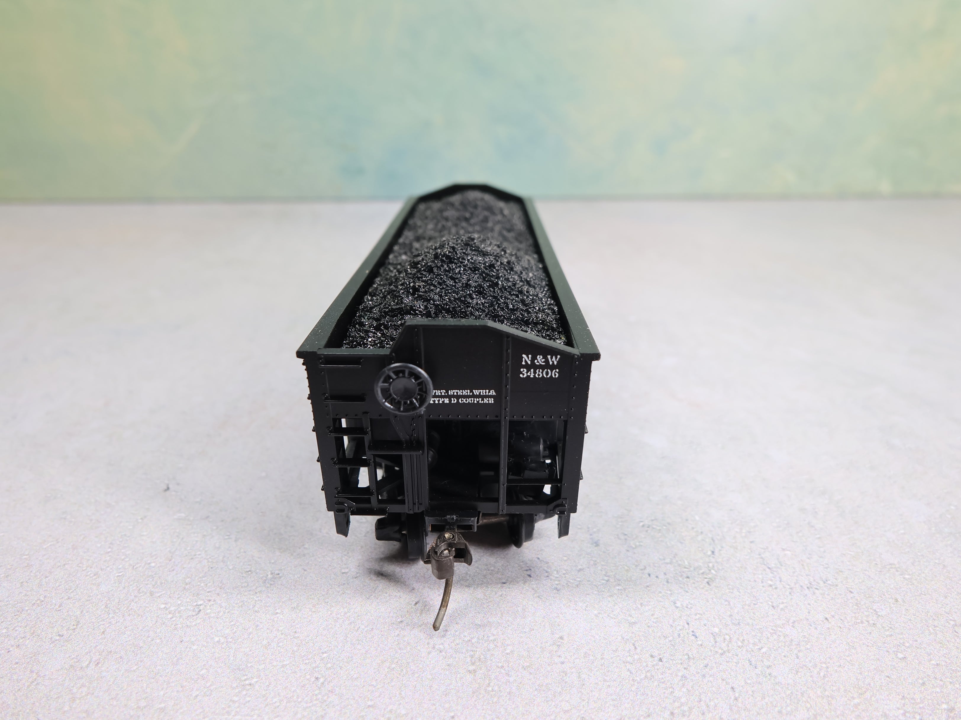 USED Athearn 5444 HO Scale 34' Ribbed Side Hopper Norfolk & Western N&W #34806 w/ Coal Load