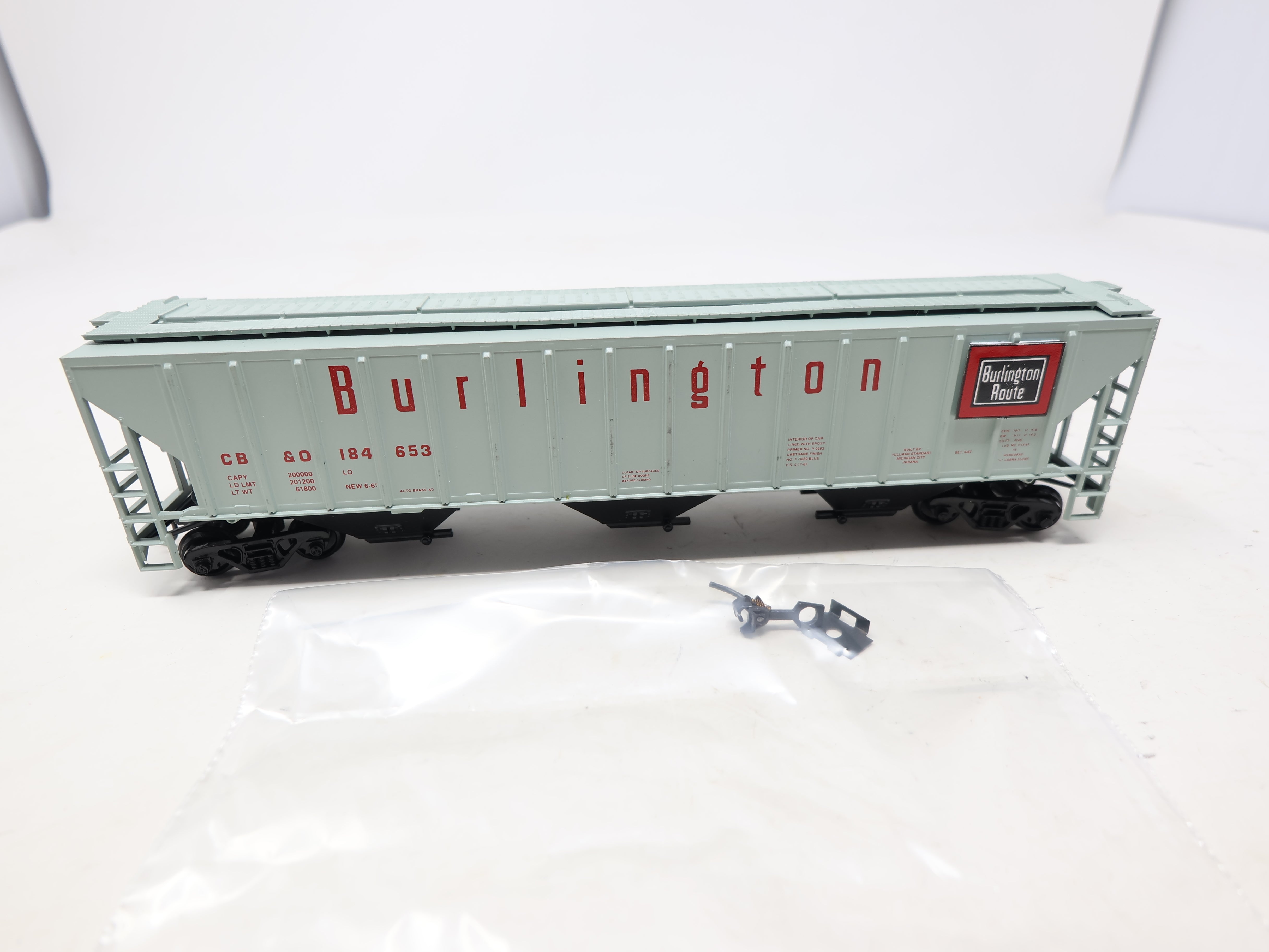 USED Athearn HO Scale, Covered Hopper, Burlington CB&Q #184653