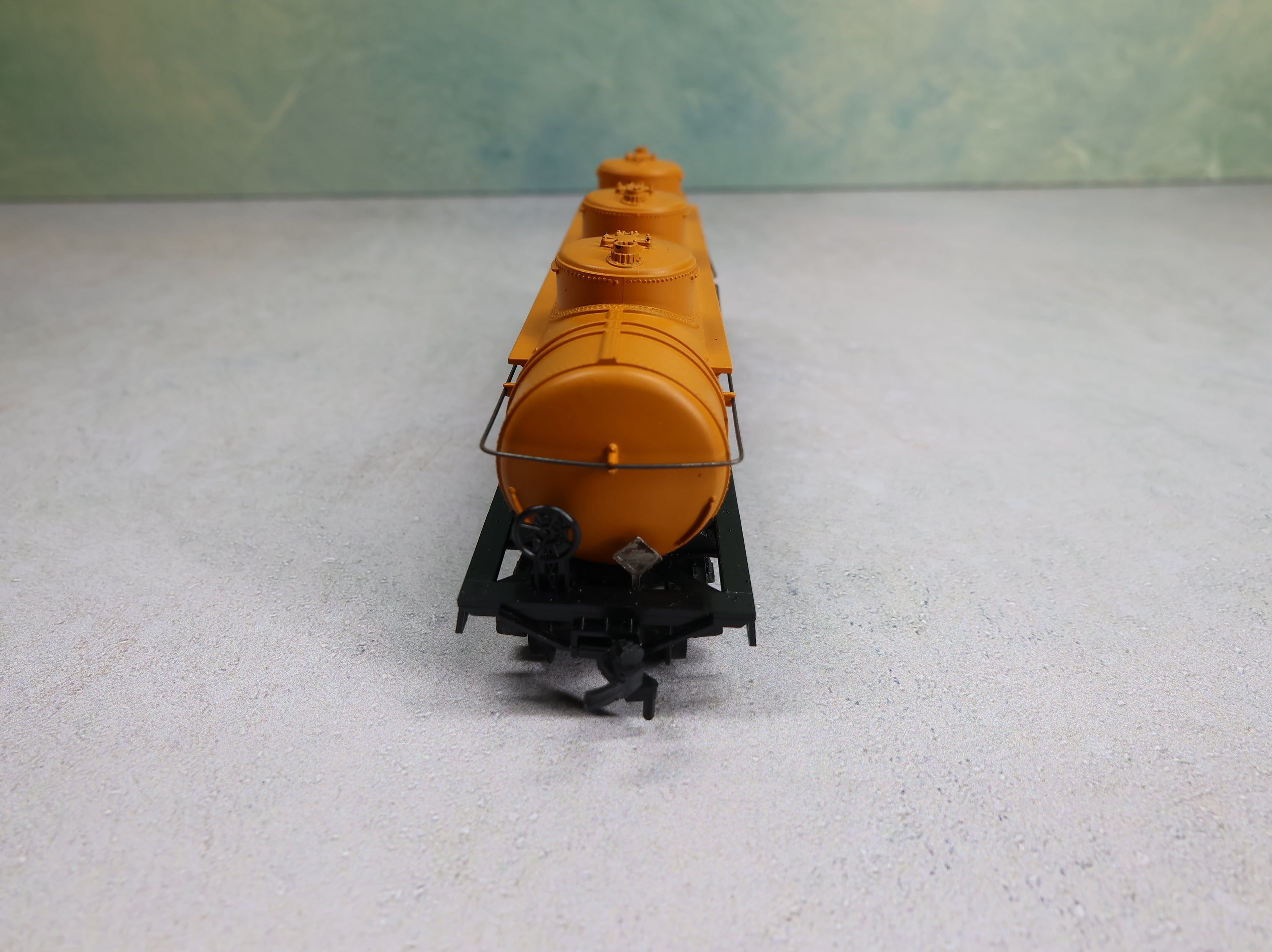 USED Athearn HO Scale Triple Dome Tank Car Shell SCCX #2005