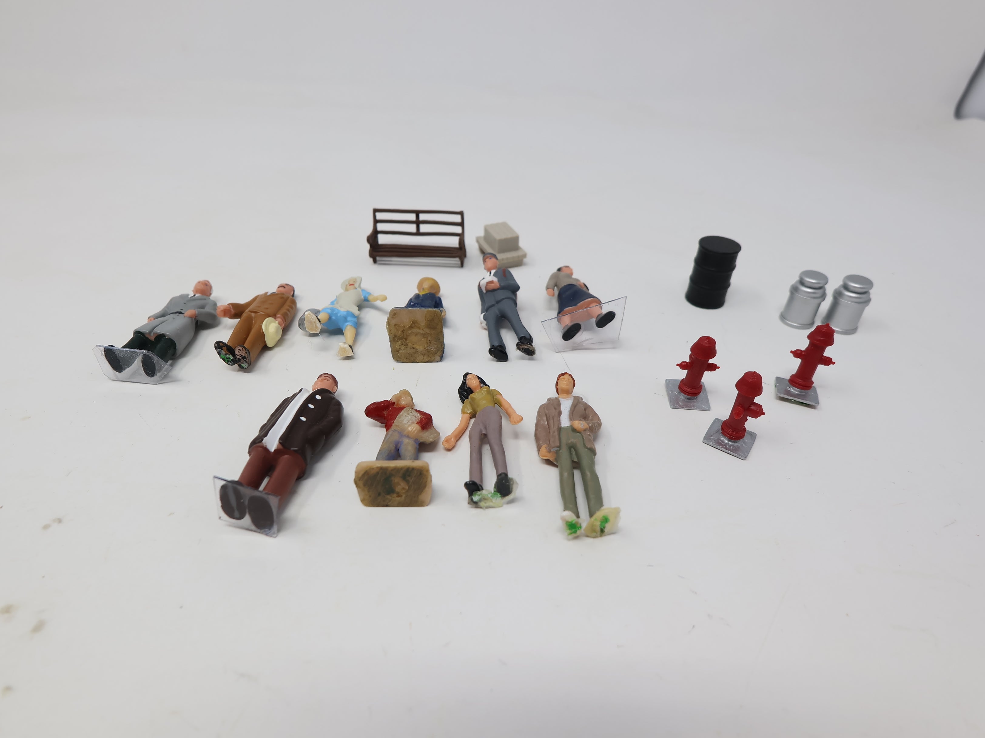 USED O Various People & Other Figures