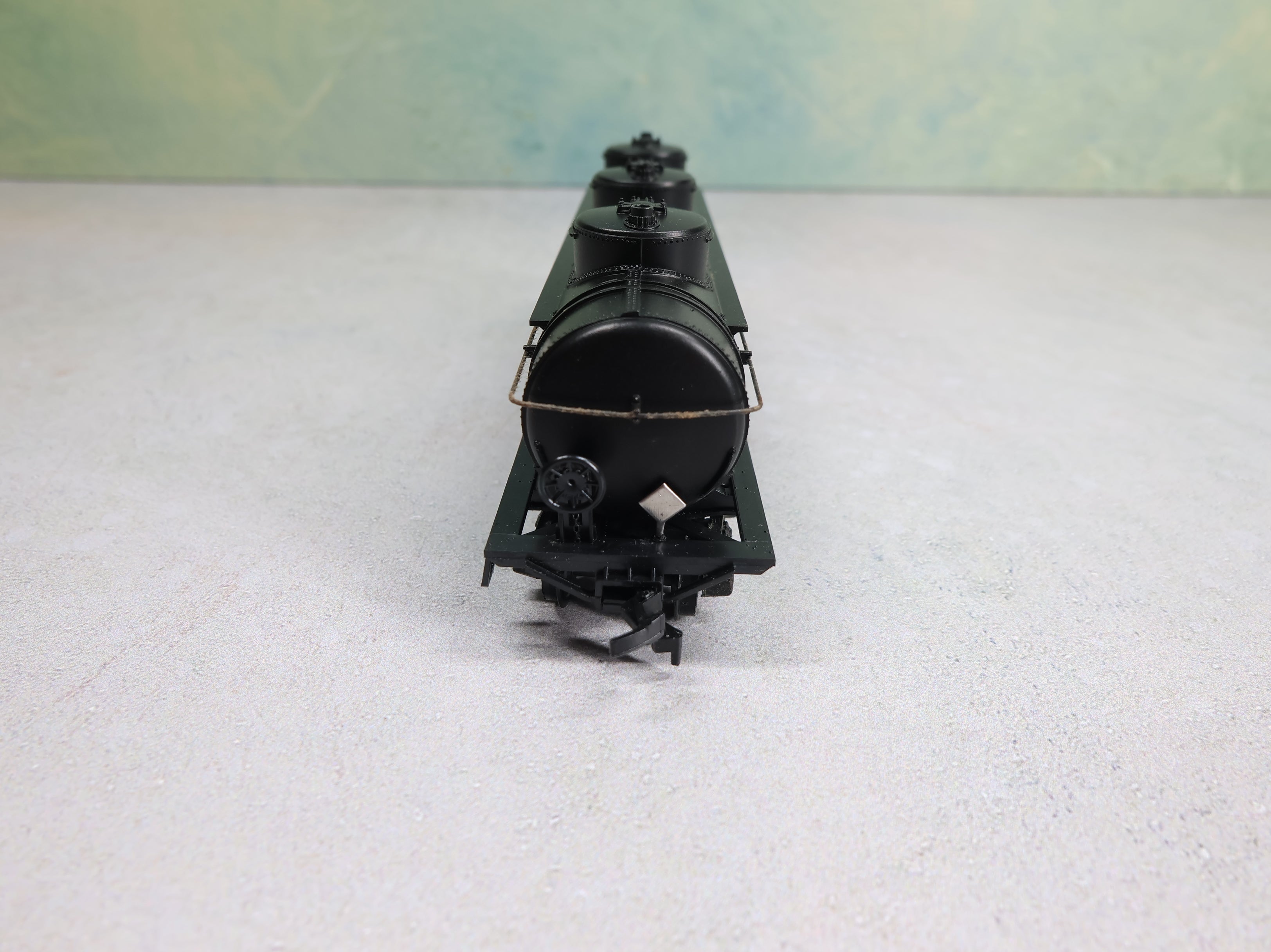 USED Athearn HO Scale Triple Dome Tank Car Deep Rock DRX #207