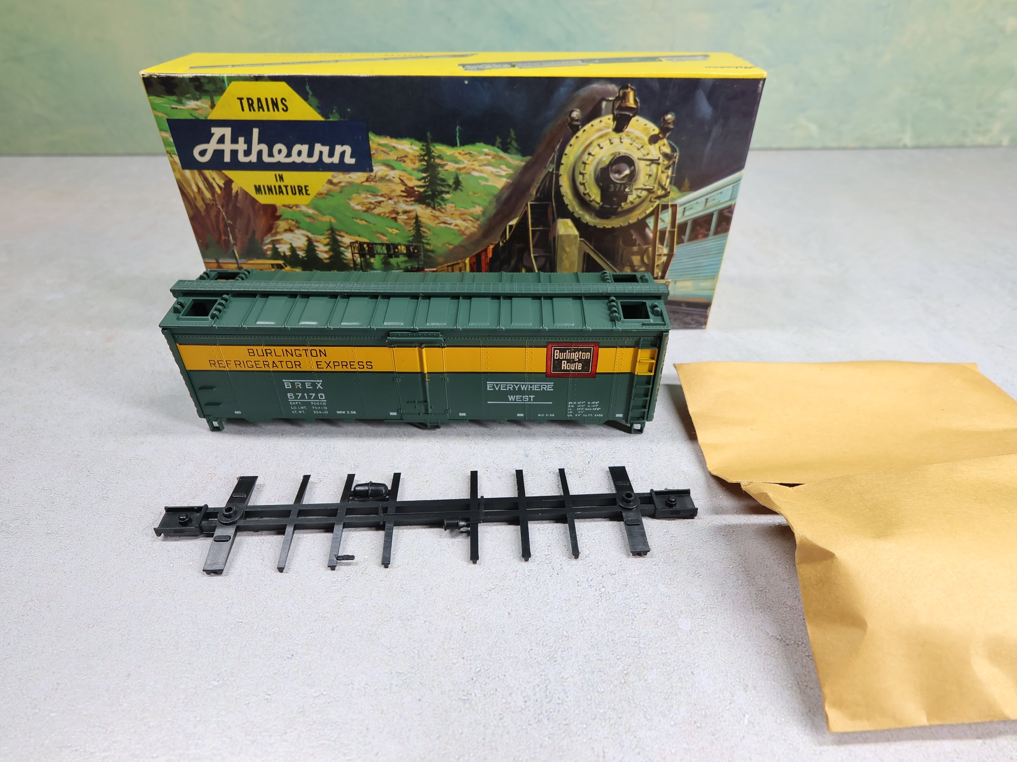 USED Athearn HO Scale 40' Reefer Box Car Burlington BREX #67170 KIT