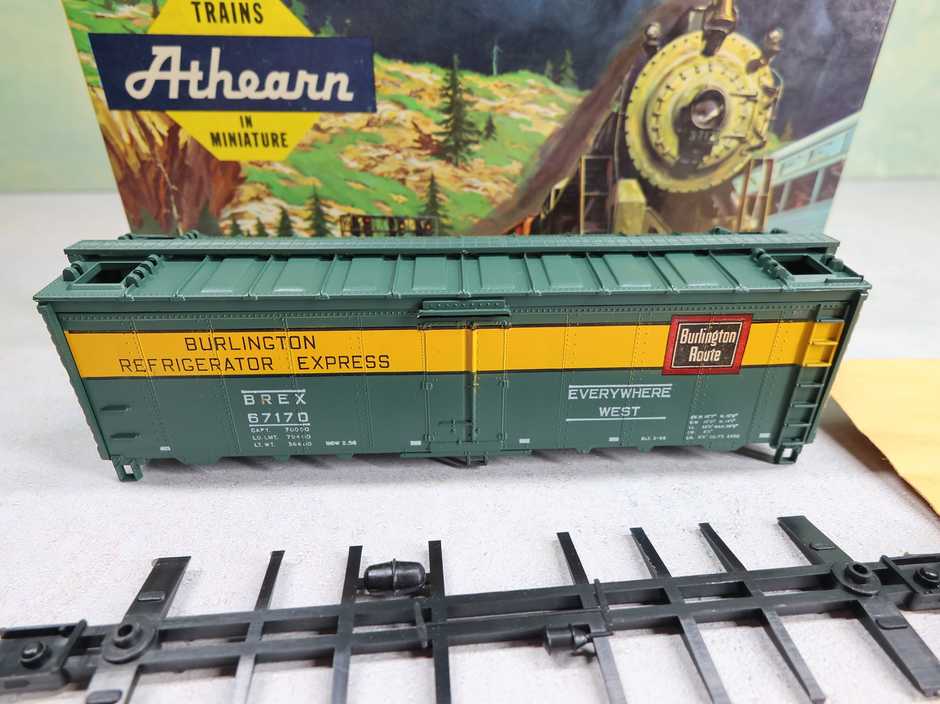 USED Athearn HO Scale 40' Reefer Box Car Burlington BREX #67170 KIT