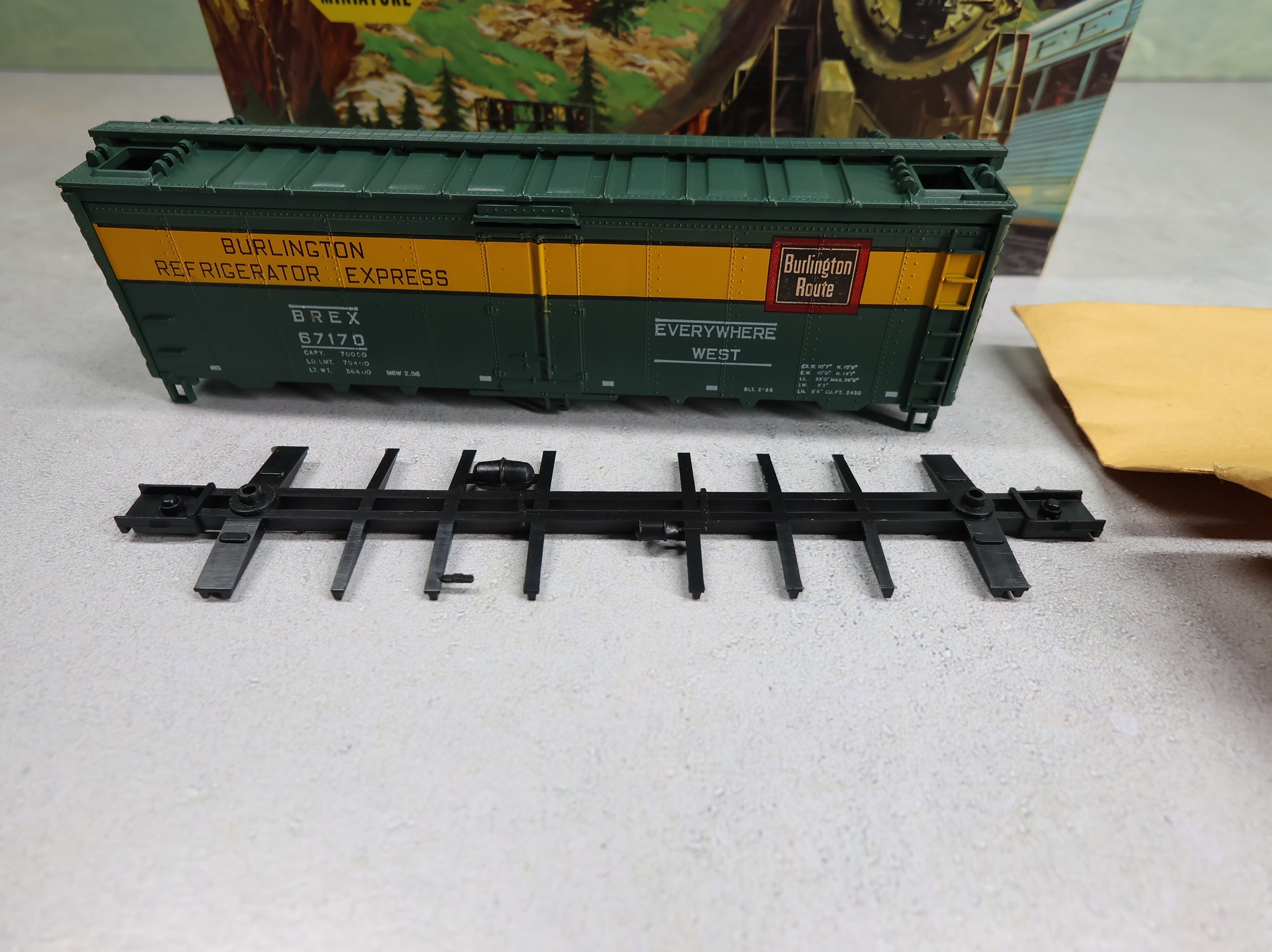 USED Athearn HO Scale 40' Reefer Box Car Burlington BREX #67170 KIT