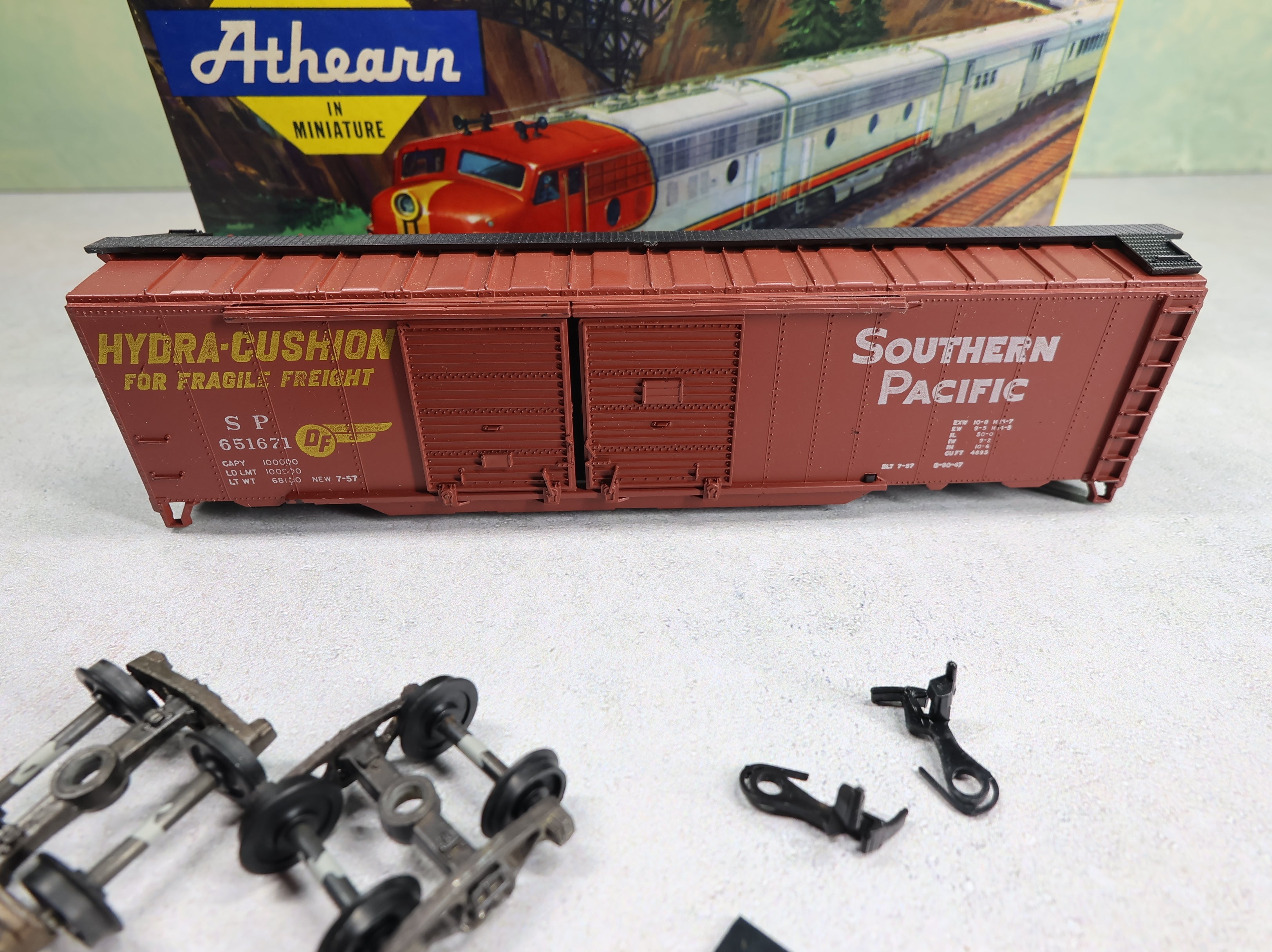 USED Athearn HO Scale 50' DD Box Car Southern Pacific SP #651671 KIT