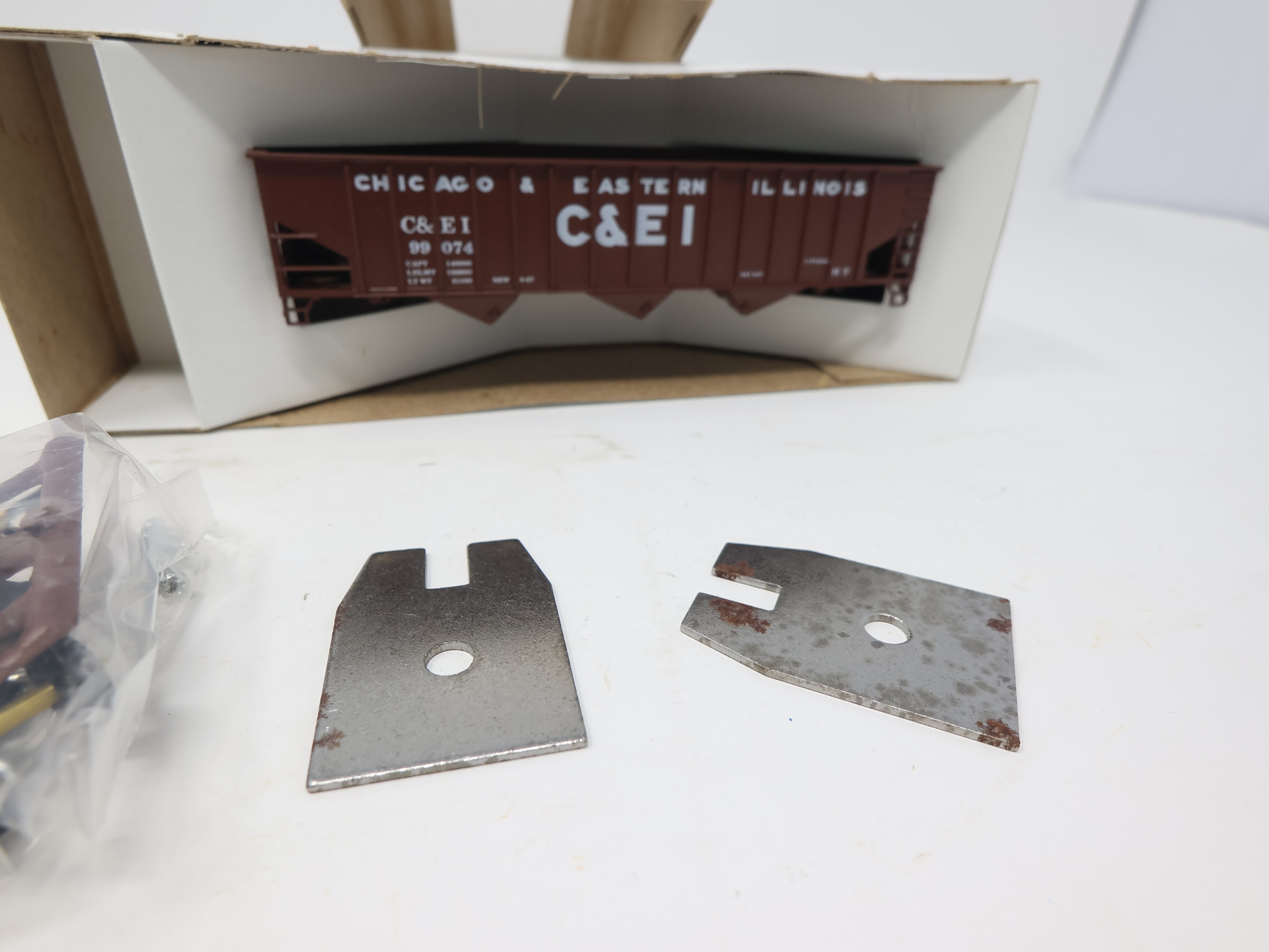 USED Stewart Hobbies HO Scale, 70 Ton 14 Panel Tripple Hopper, Chicago and Eastern Illinois C&EI #99074 (KIT)