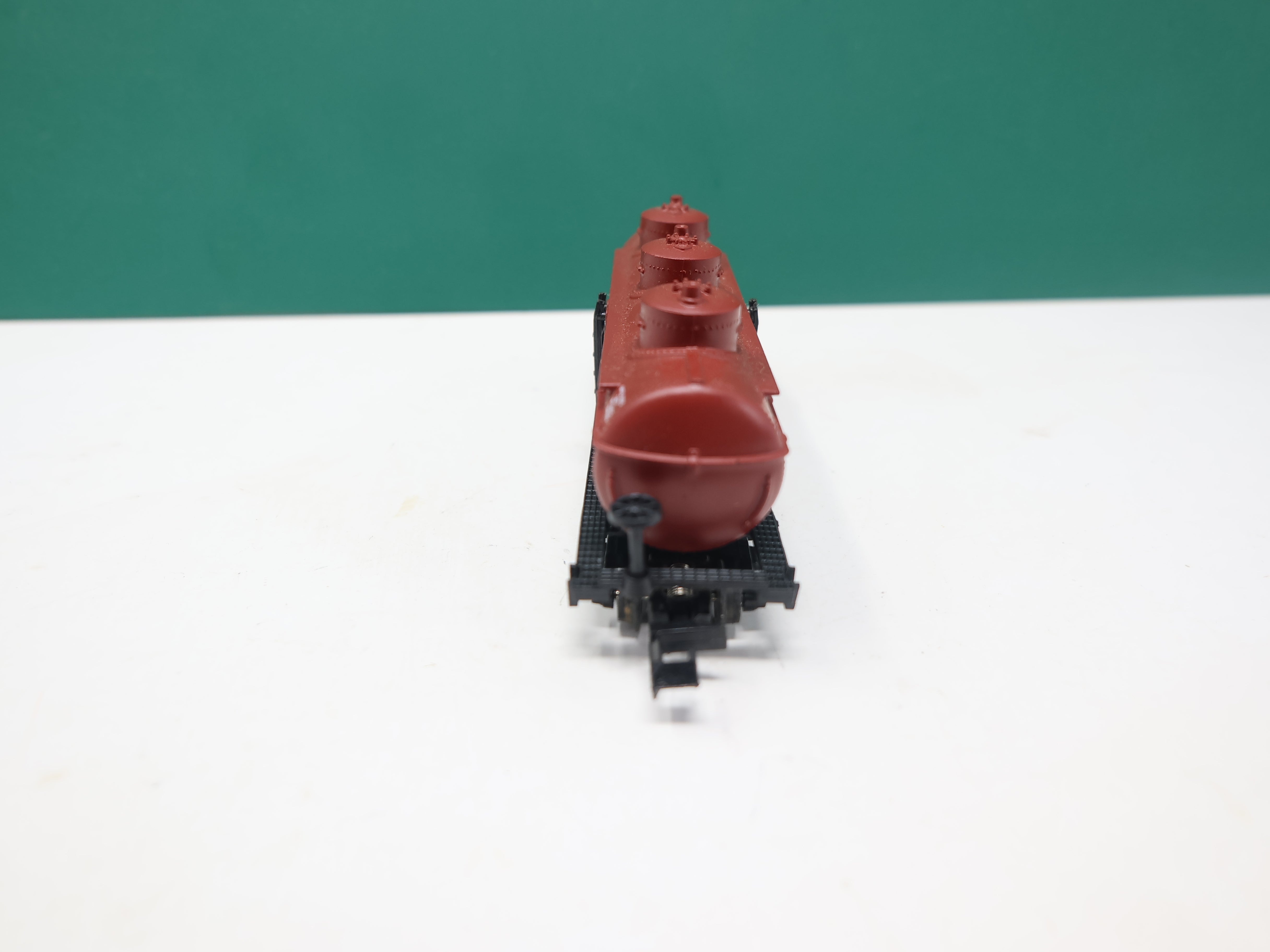 USED Life-Like 7766 N Scale, Triple Dome Tank Car, Mobil WSRX #238