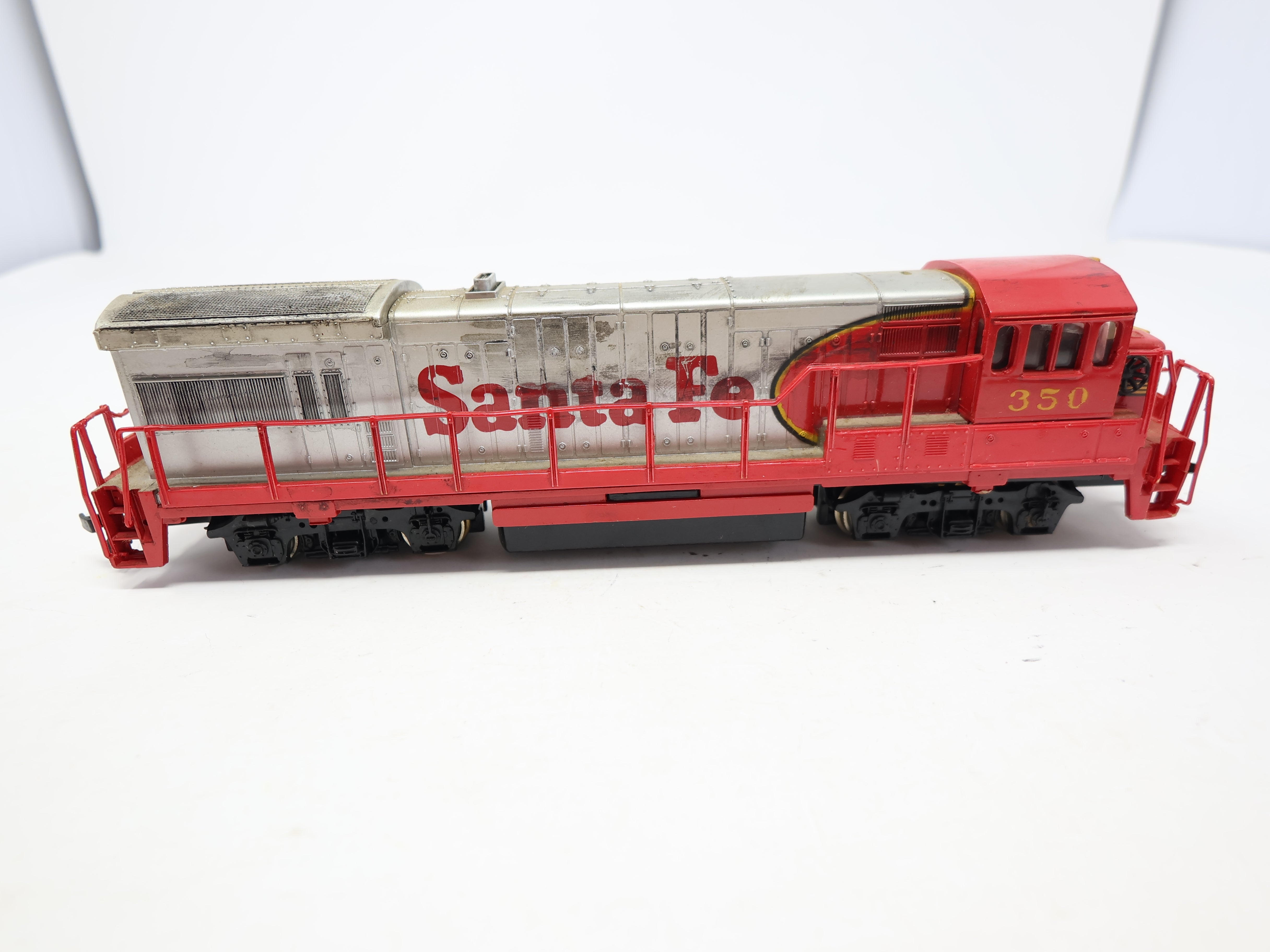 USED Bachmann HO Scale, U36B Diesel Locomotive, Santa Fe #350, Weathered Parts/Repairs (DC)