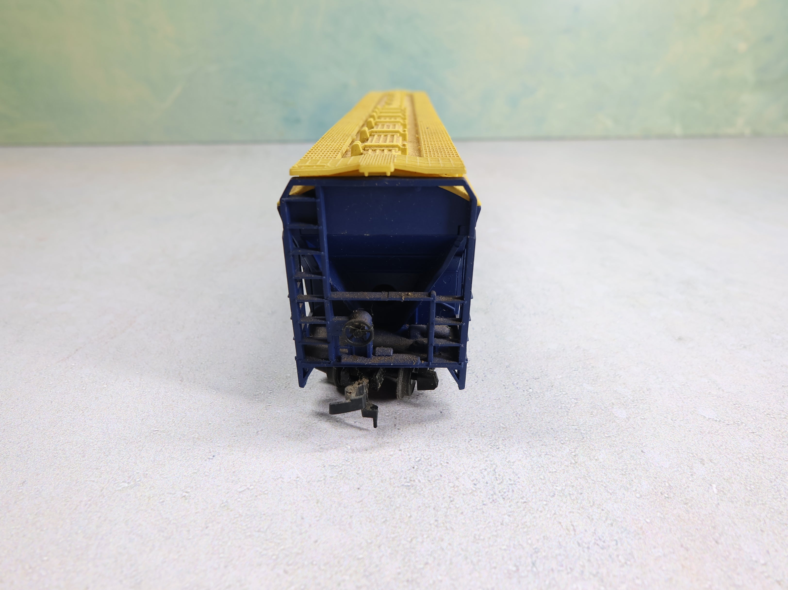 USED Tyco HO Scale ACF Center Flow Covered Hopper Morton Salt ACFX #62004