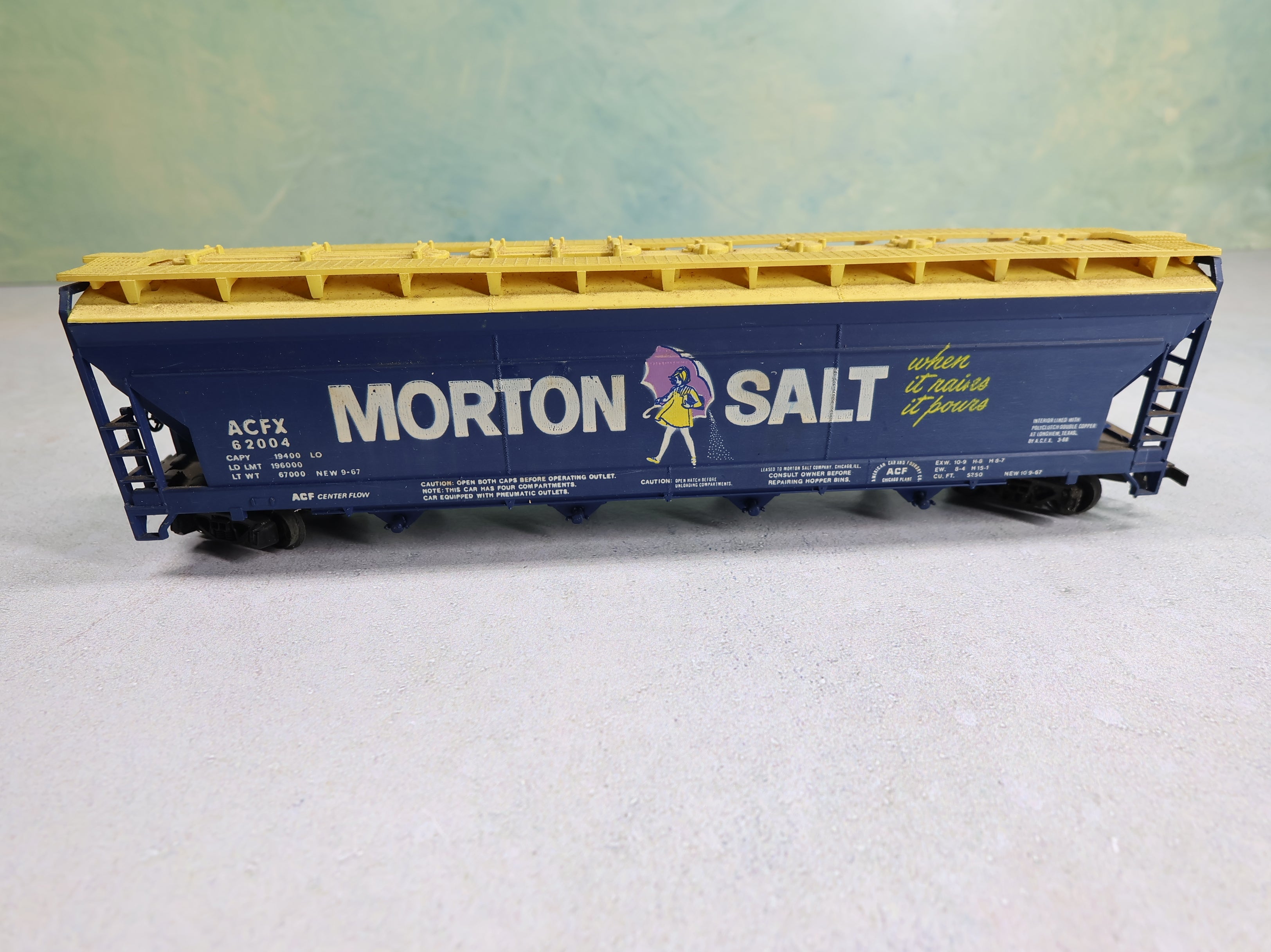 USED Tyco HO Scale ACF Center Flow Covered Hopper Morton Salt ACFX #62004