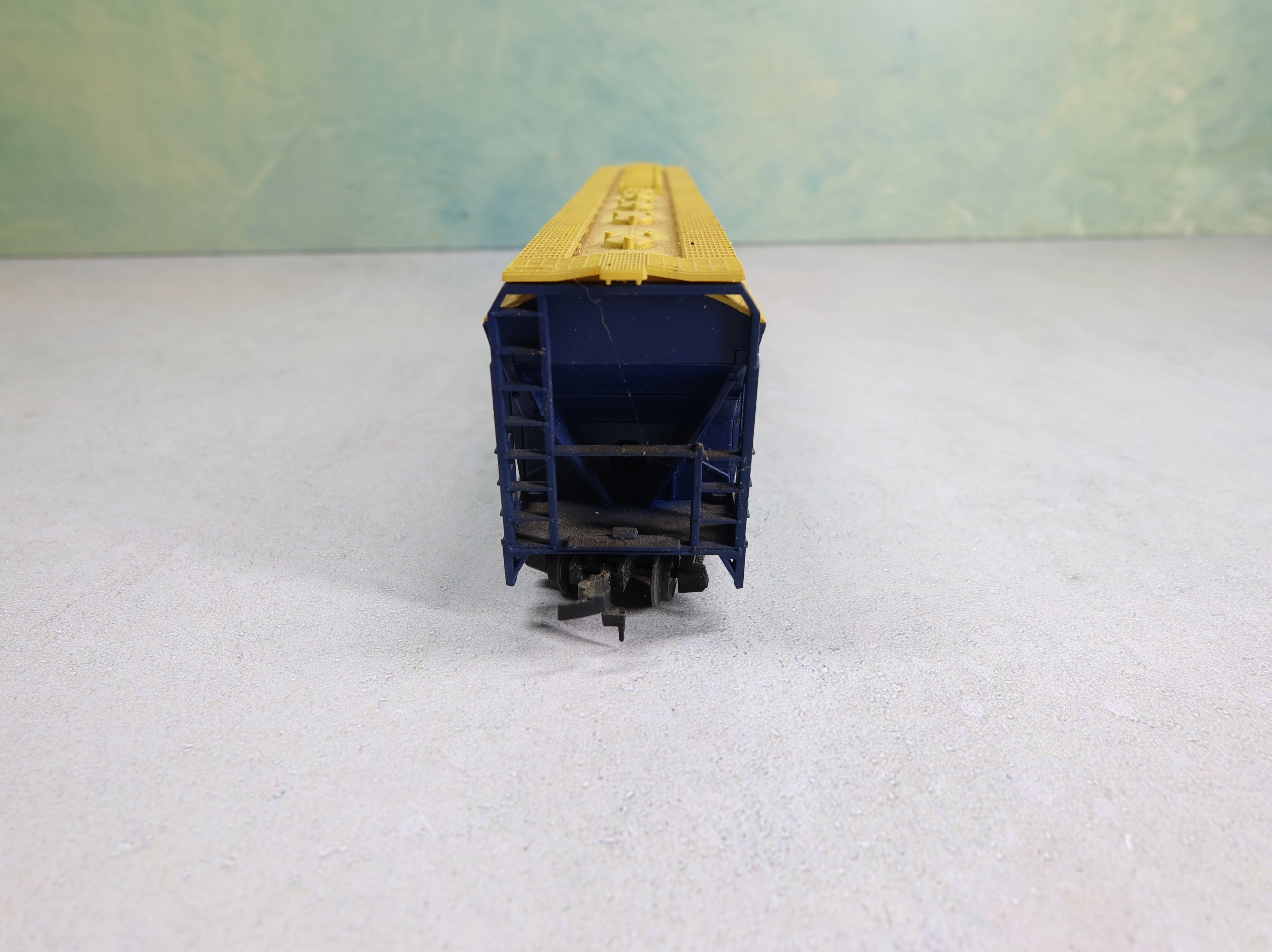 USED Tyco HO Scale ACF Center Flow Covered Hopper Morton Salt ACFX #62004