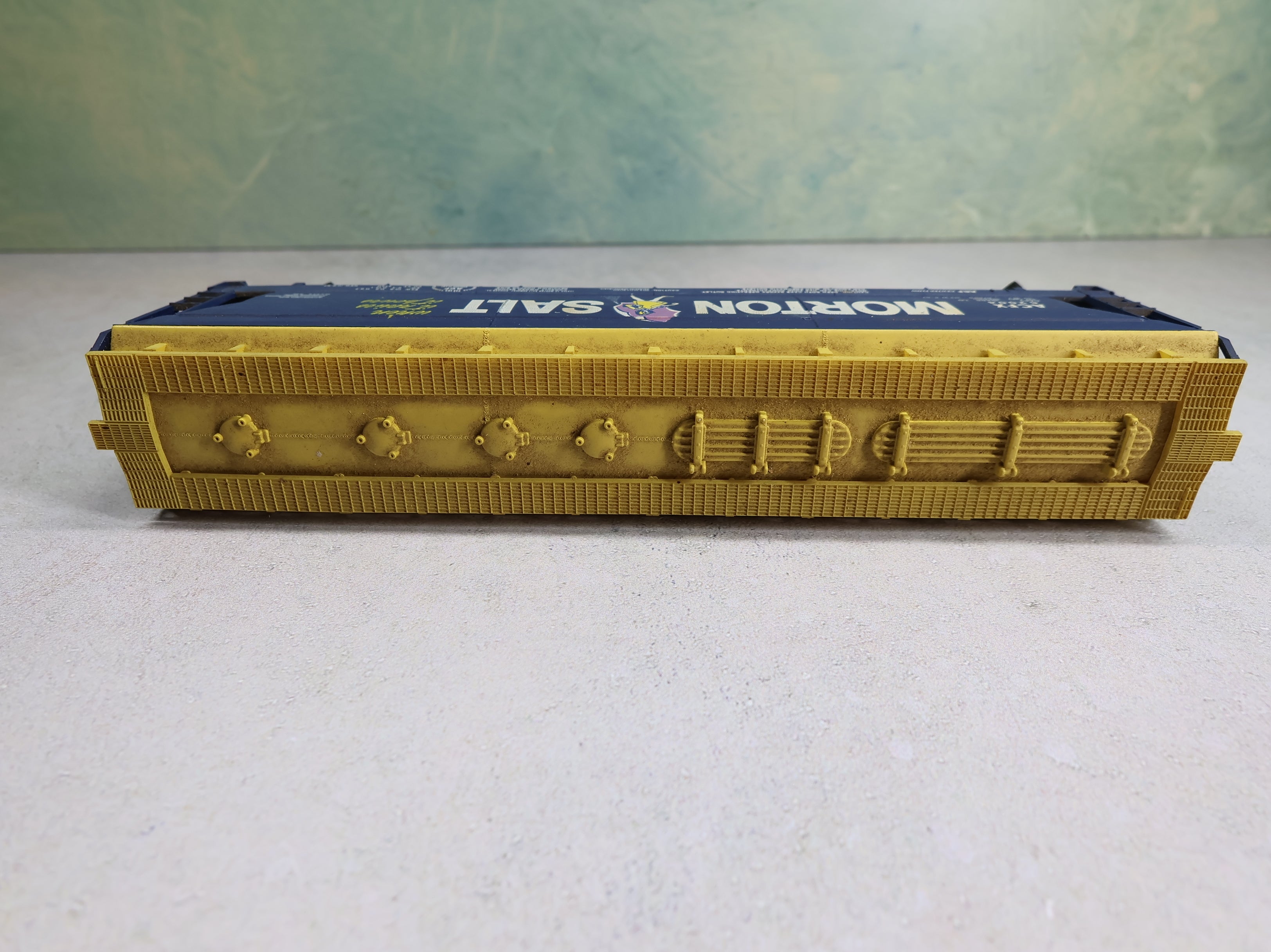 USED Tyco HO Scale ACF Center Flow Covered Hopper Morton Salt ACFX #62004