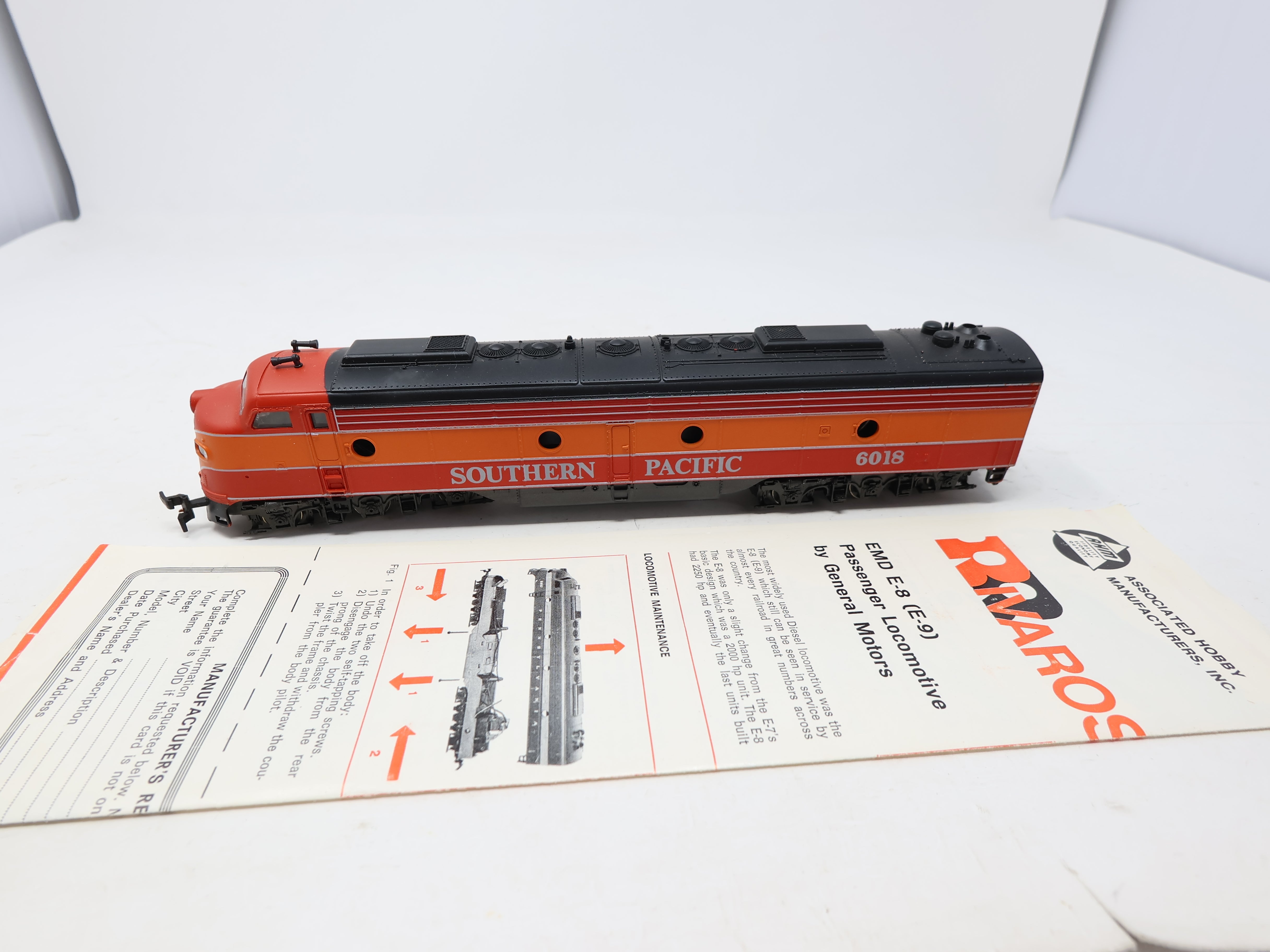 USED Rivarossi HO Scale, AHM GM E8 Diesel Locomotive, Southern Pacific #6018 (DC)